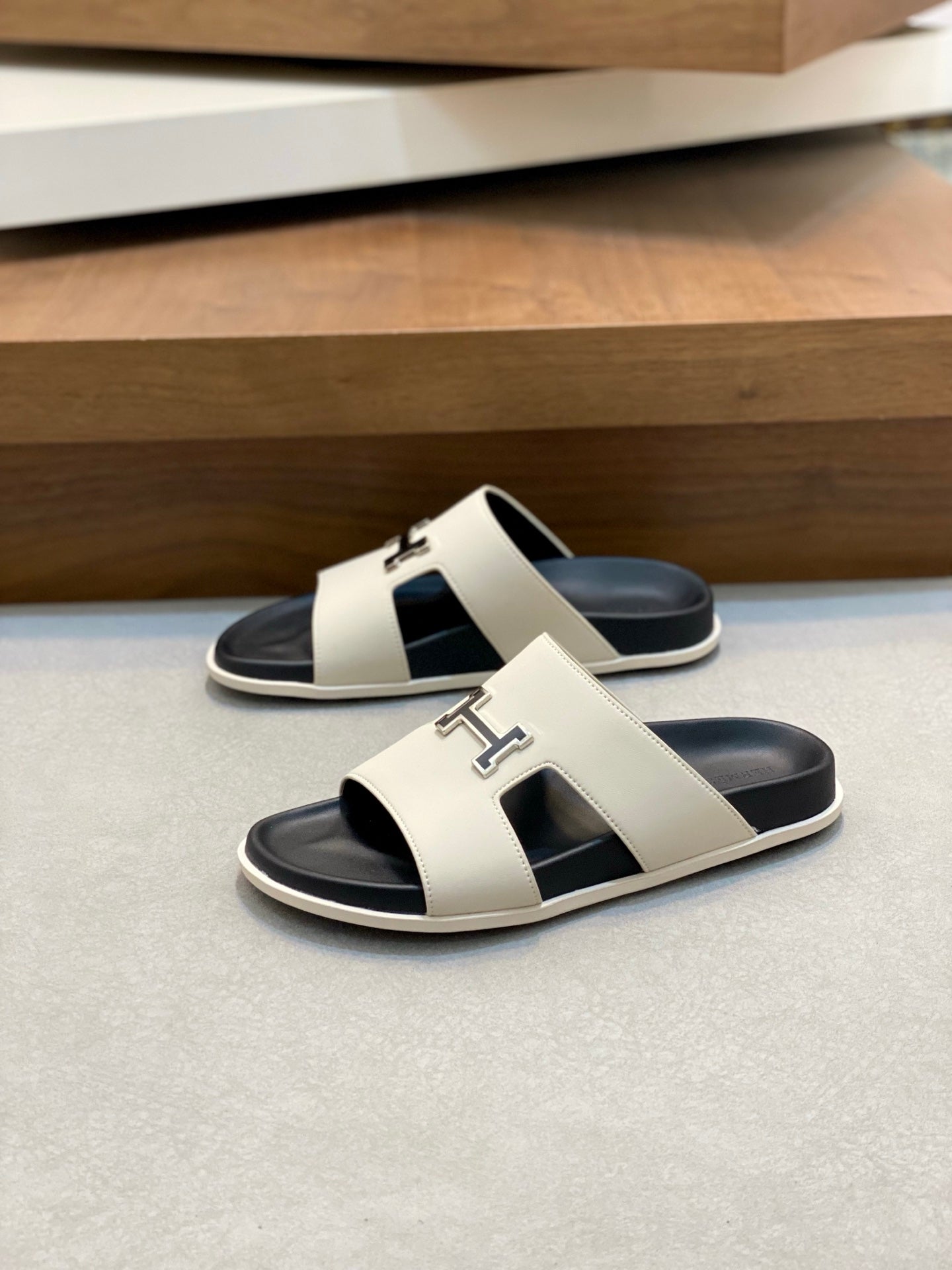 LuxluxHouse Best Quality Sandals Hermes