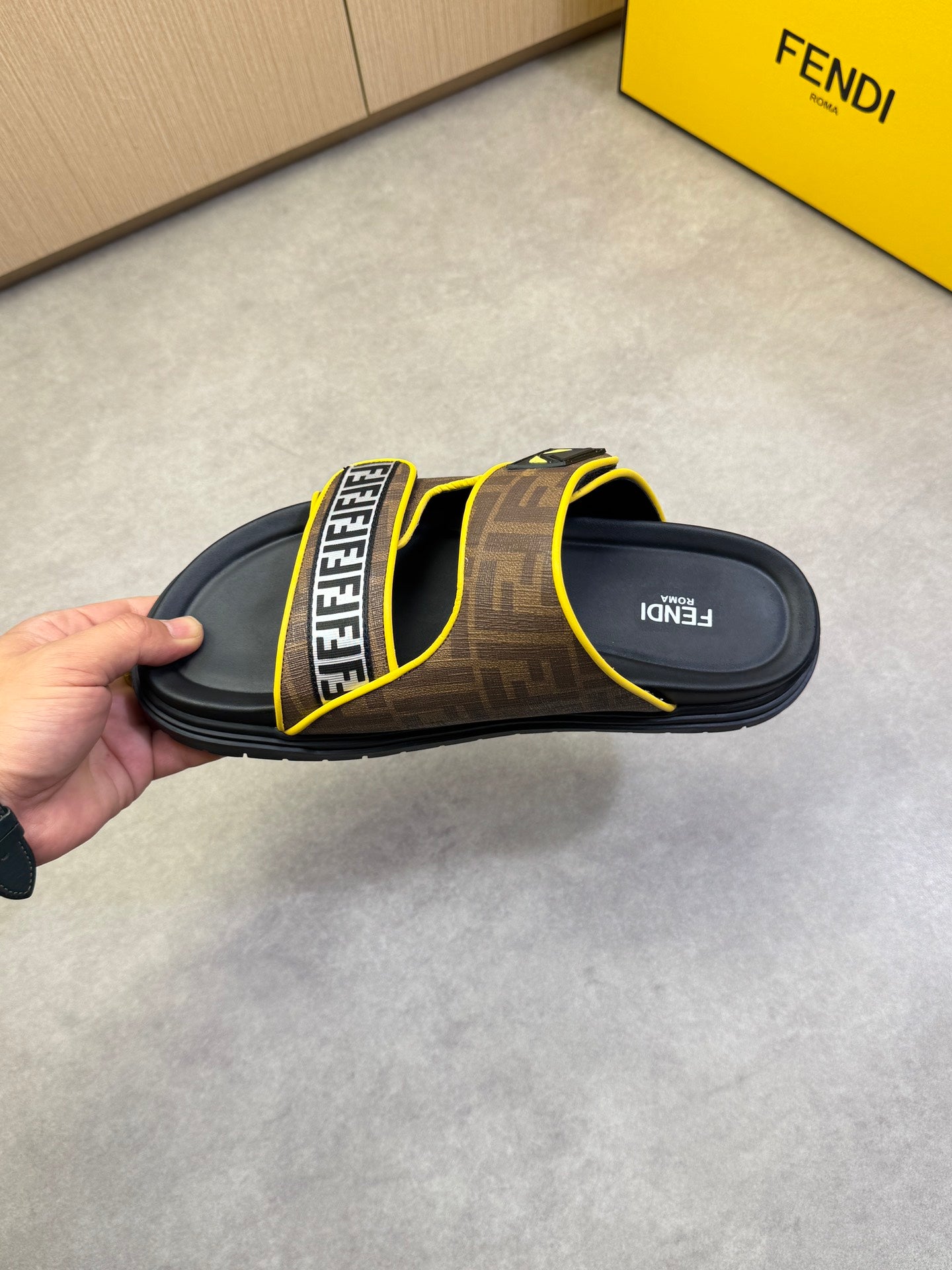 LuxluxHouse Best Quality Sandals Fendi