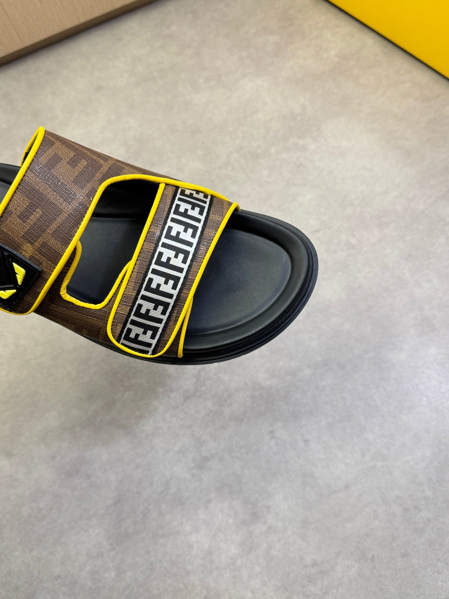 LuxluxHouse Best Quality Sandals Fendi