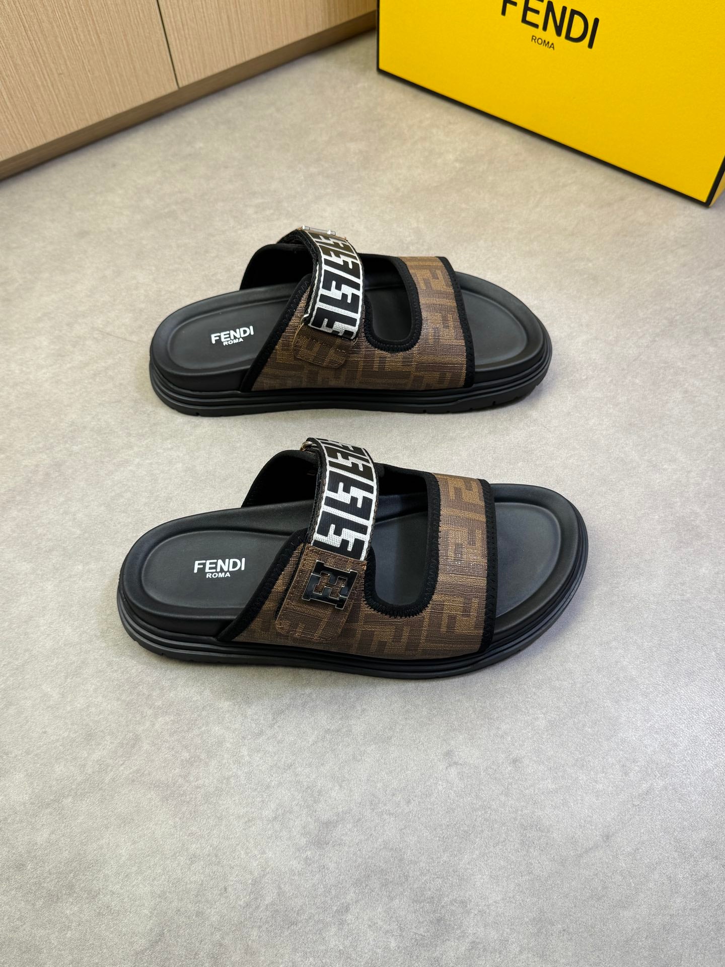 LuxluxHouse Best Quality Sandals Fendi