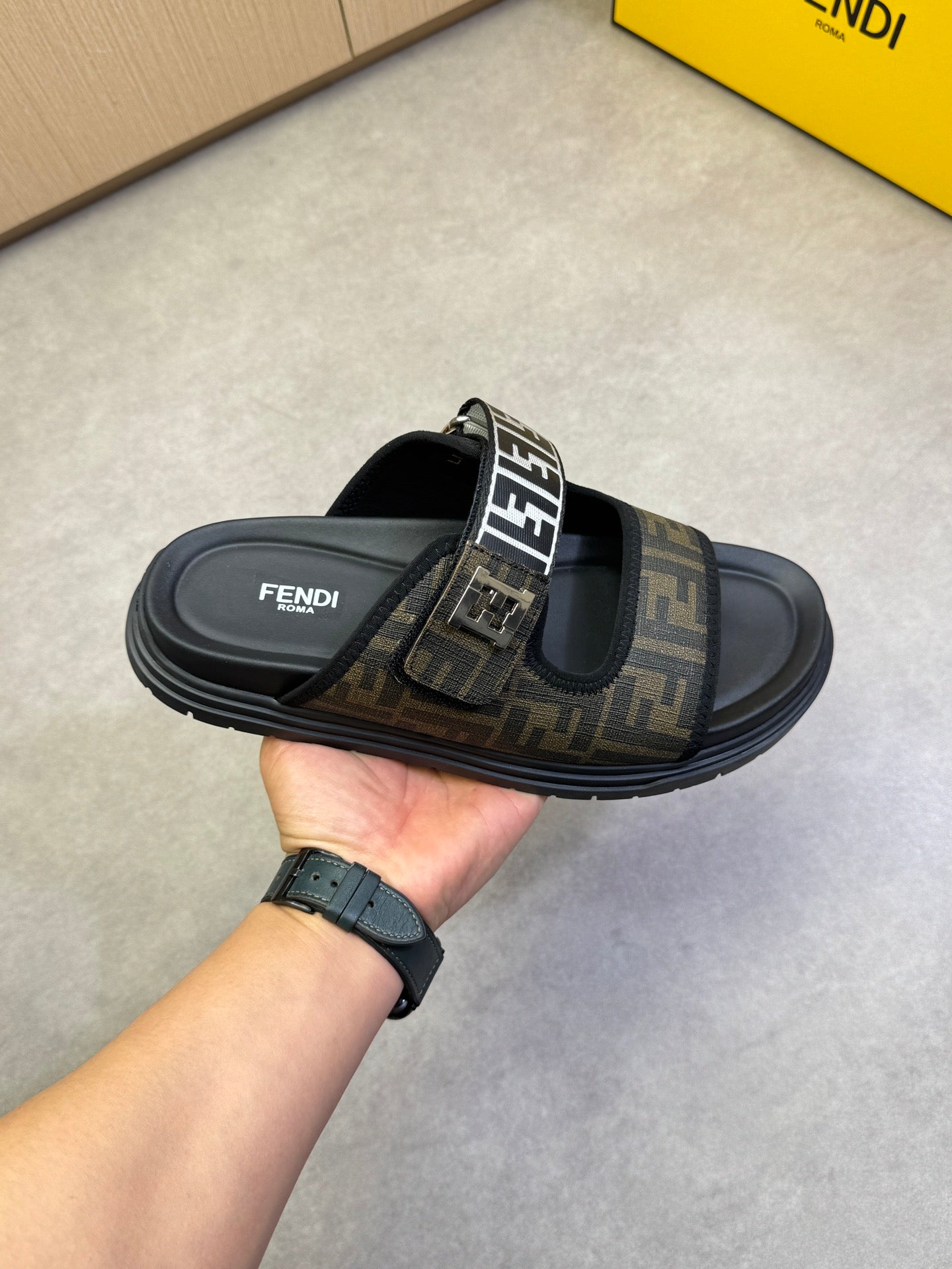 LuxluxHouse Best Quality Sandals Fendi