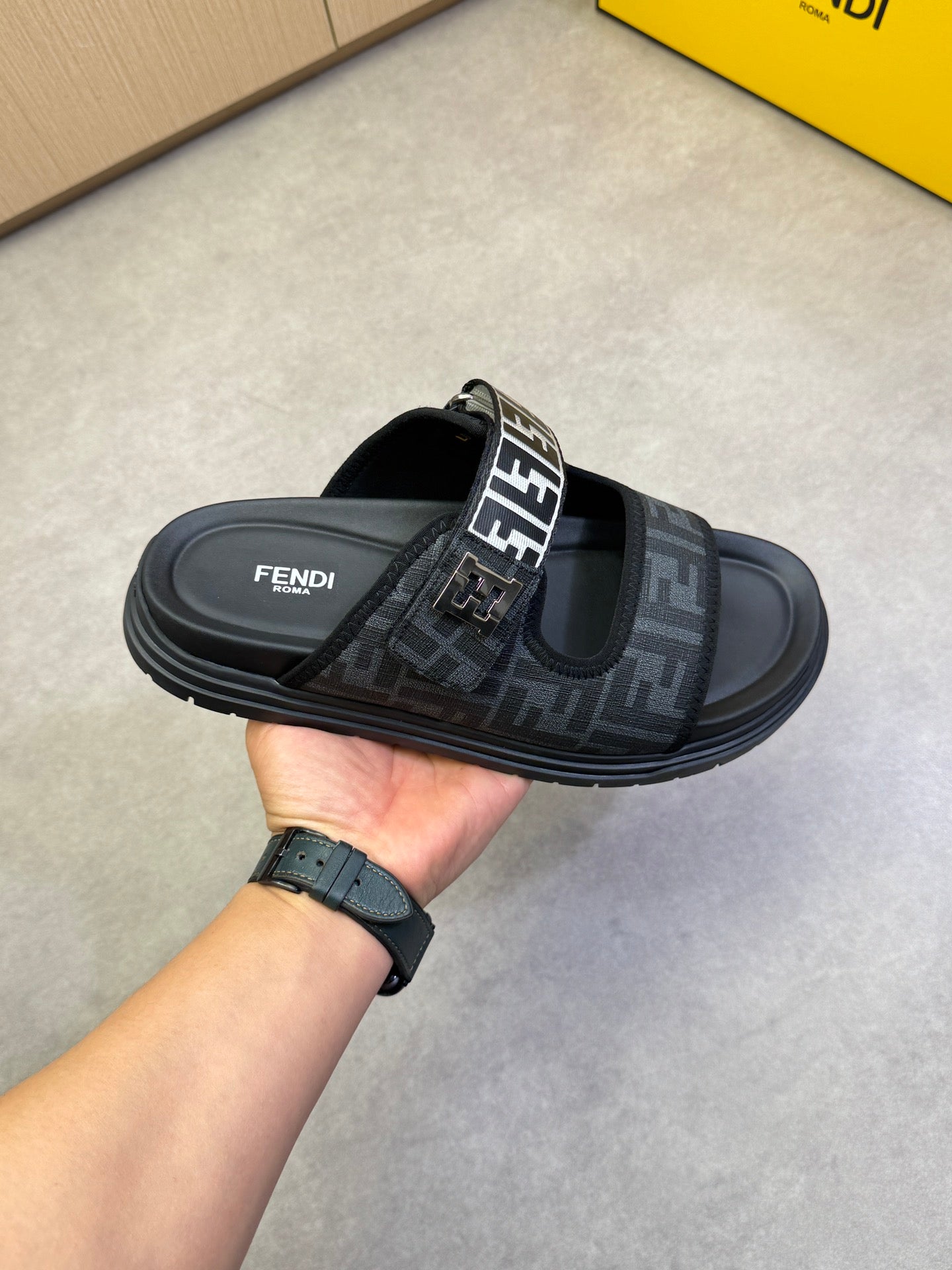 LuxluxHouse Best Quality Sandals Fendi