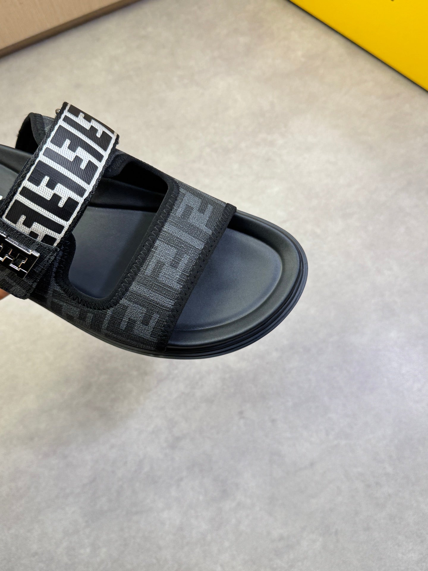 LuxluxHouse Best Quality Sandals Fendi