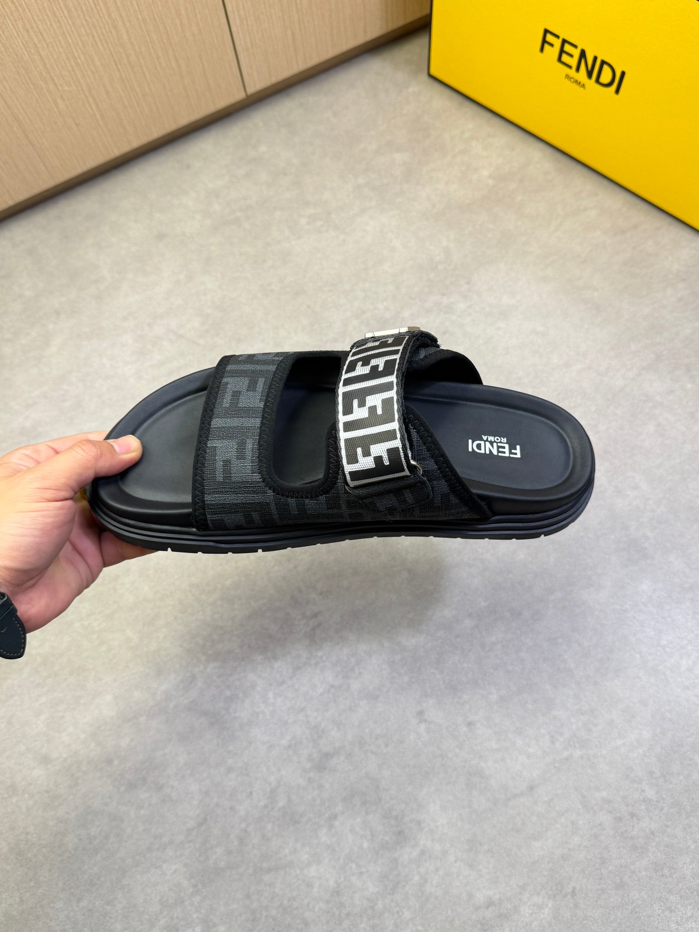 LuxluxHouse Best Quality Sandals Fendi