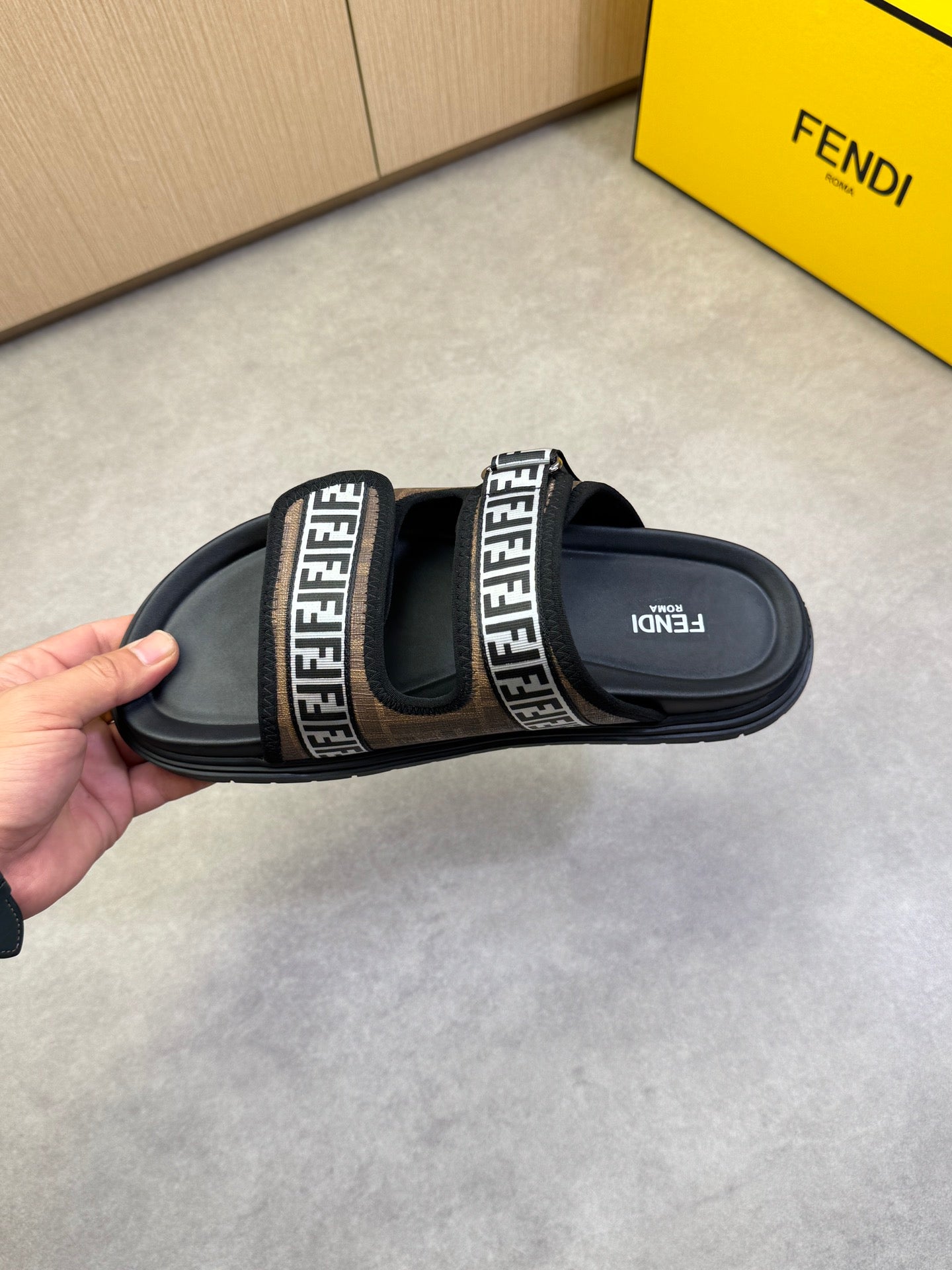 LuxluxHouse Best Quality Sandals Fendi