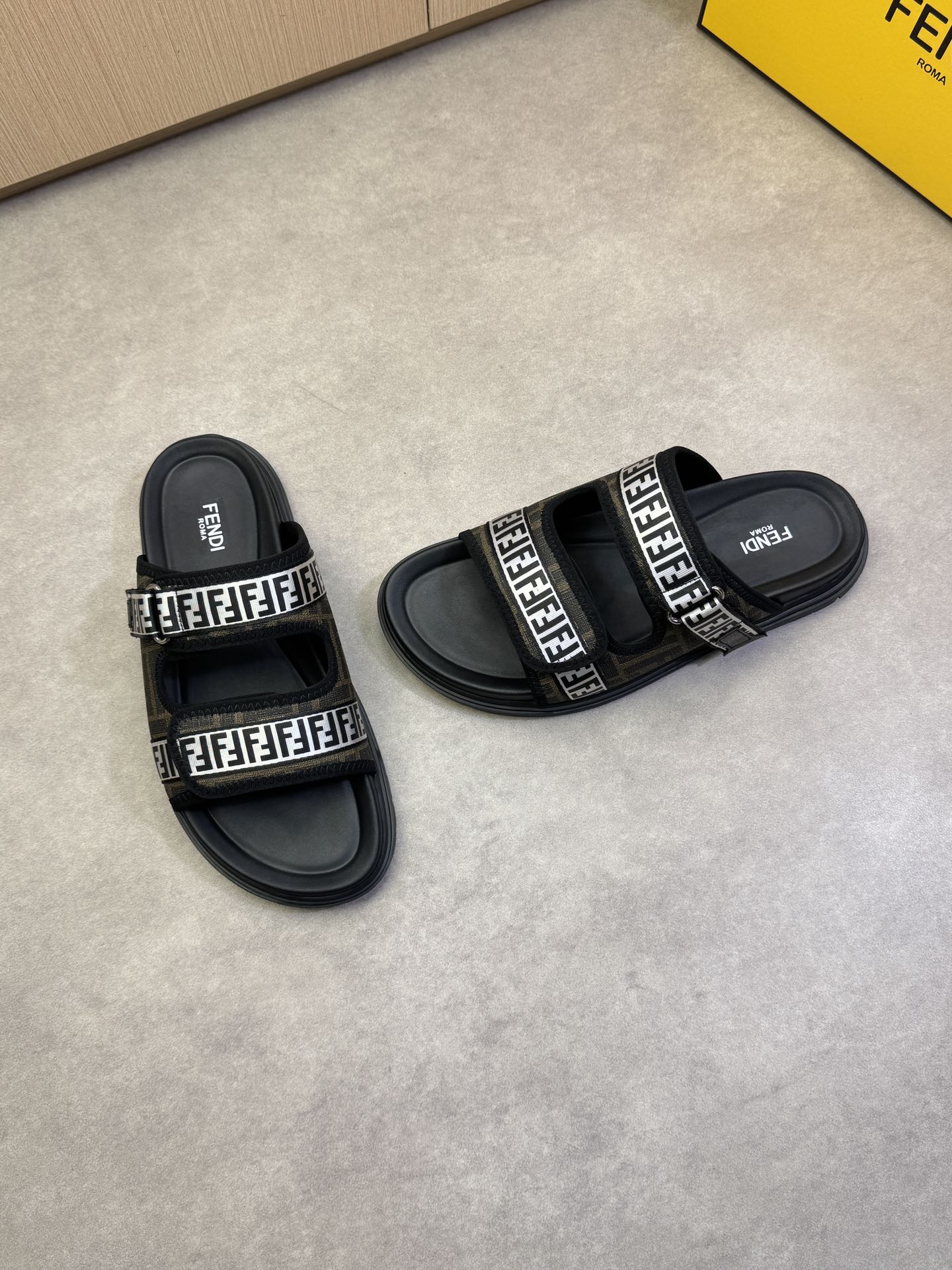 LuxluxHouse Best Quality Sandals Fendi