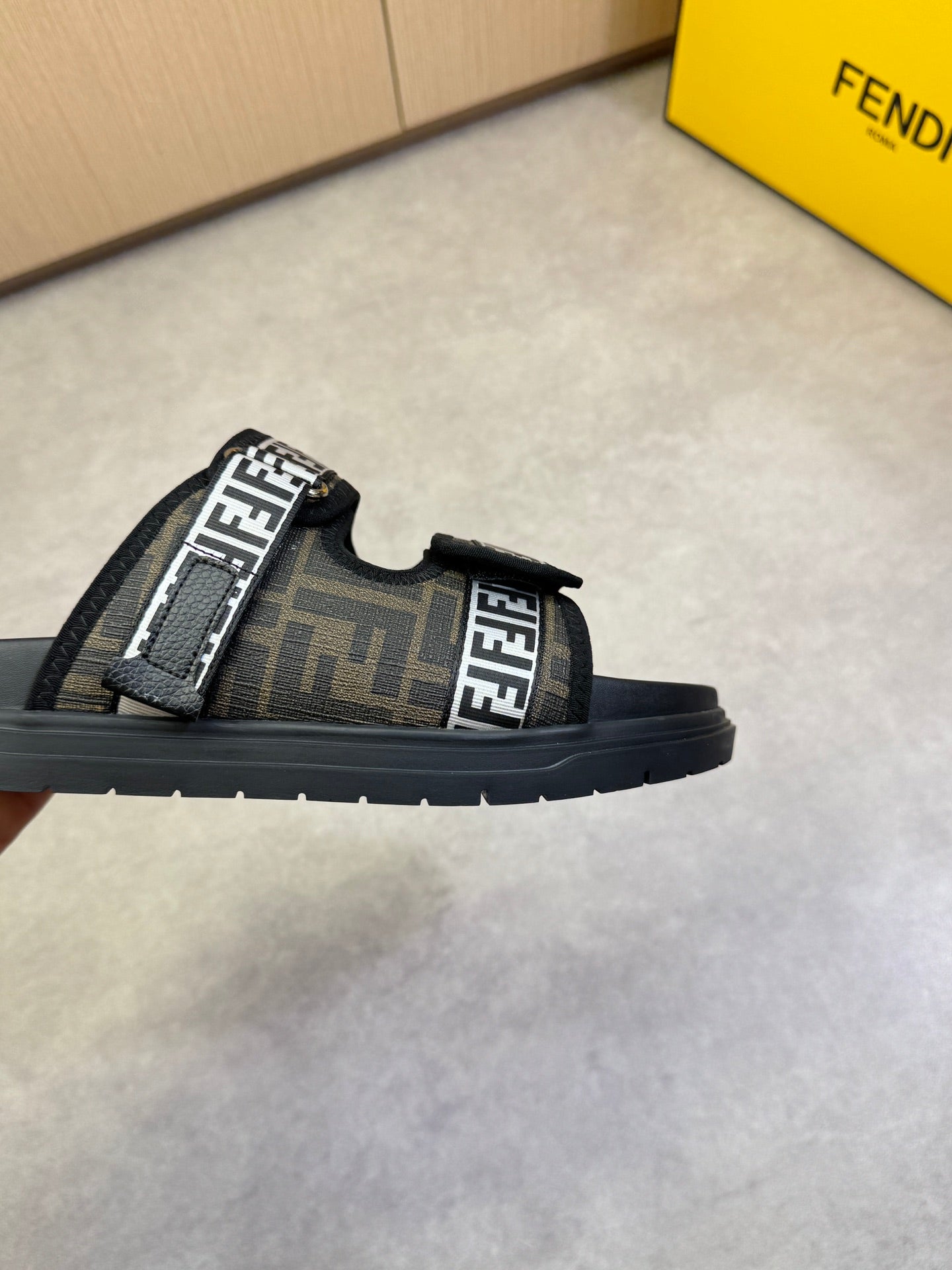 LuxluxHouse Best Quality Sandals Fendi