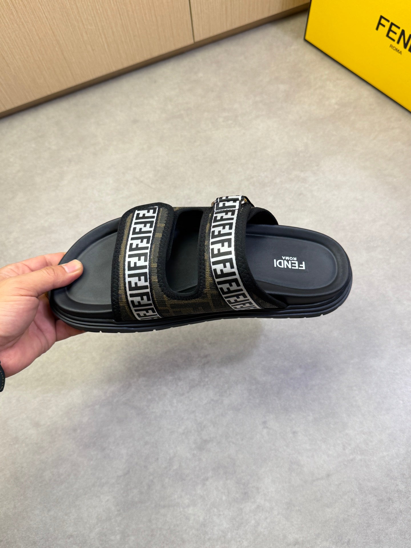 LuxluxHouse Best Quality Sandals Fendi