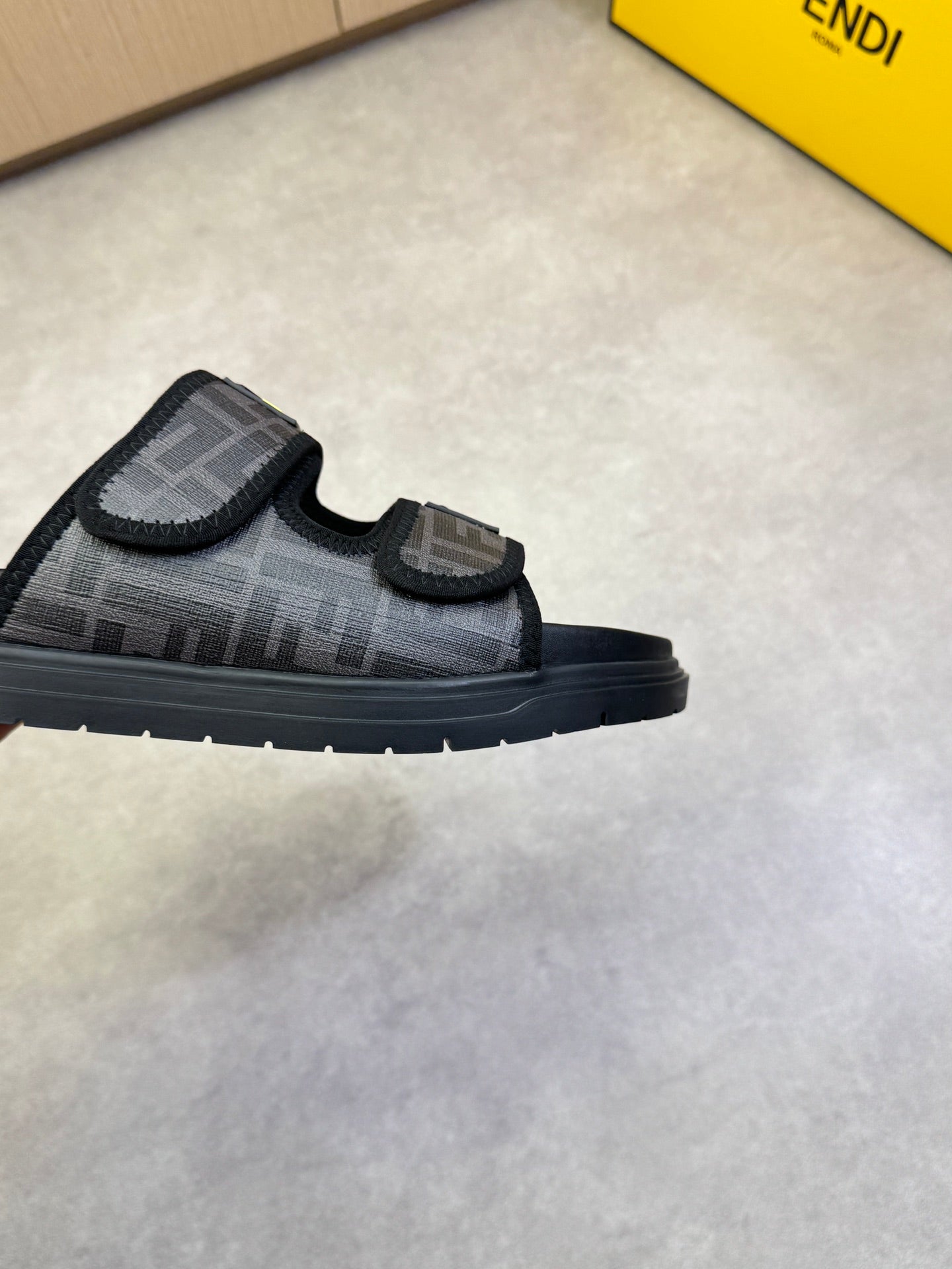 LuxluxHouse Best Quality Sandals Fendi