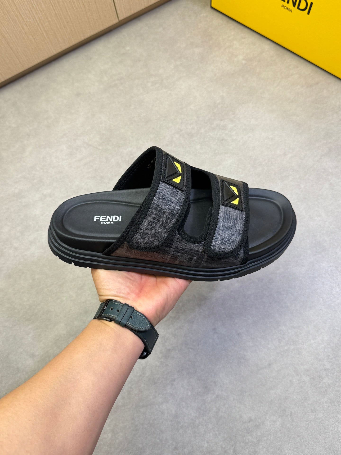 LuxluxHouse Best Quality Sandals Fendi