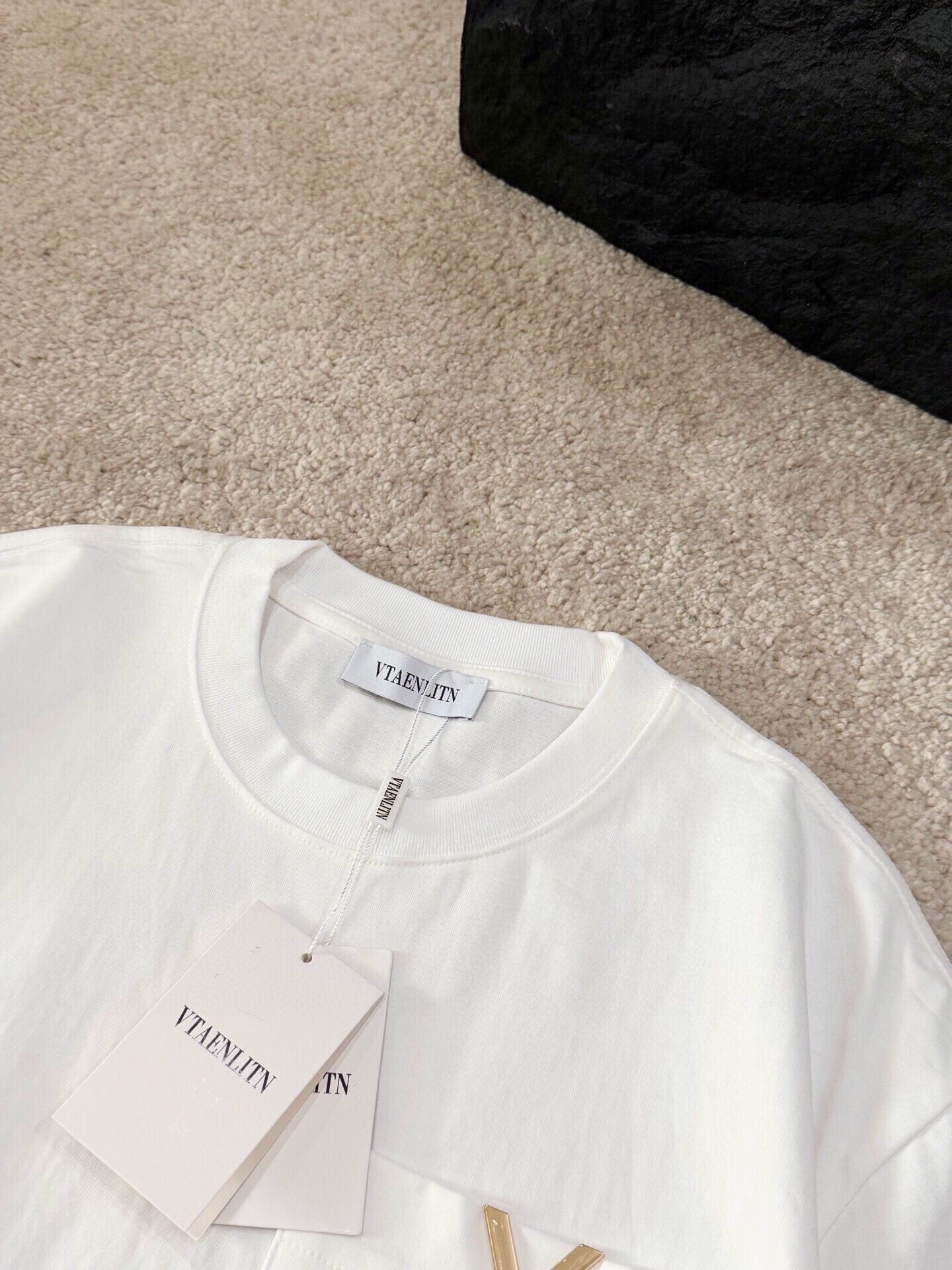 LuxluxHouse Best Quality Clothes Valentino T-shirt