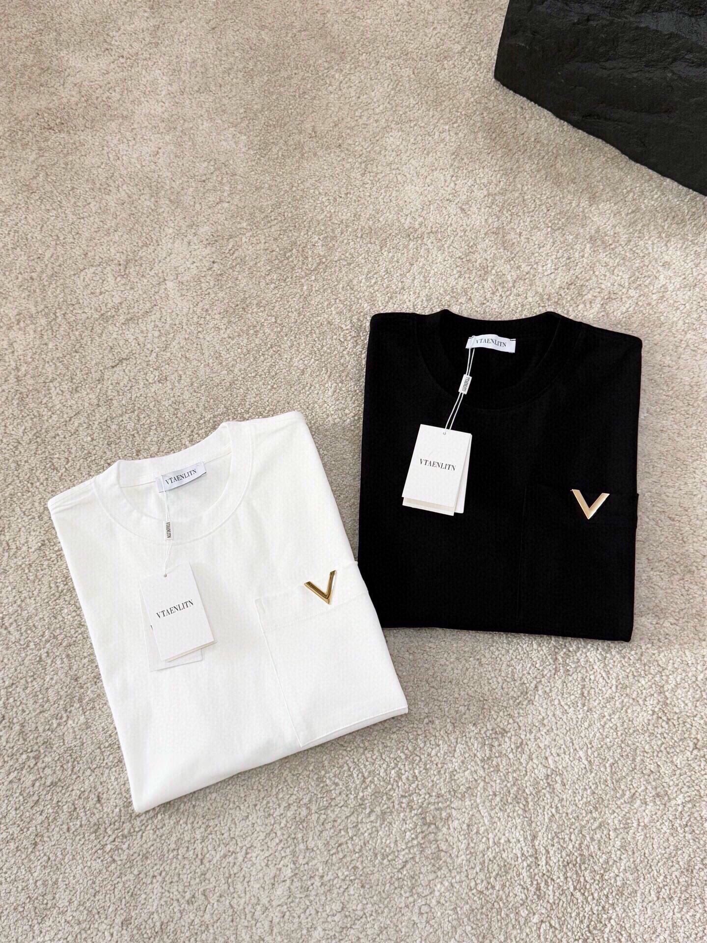 LuxluxHouse Best Quality Clothes Valentino T-shirt