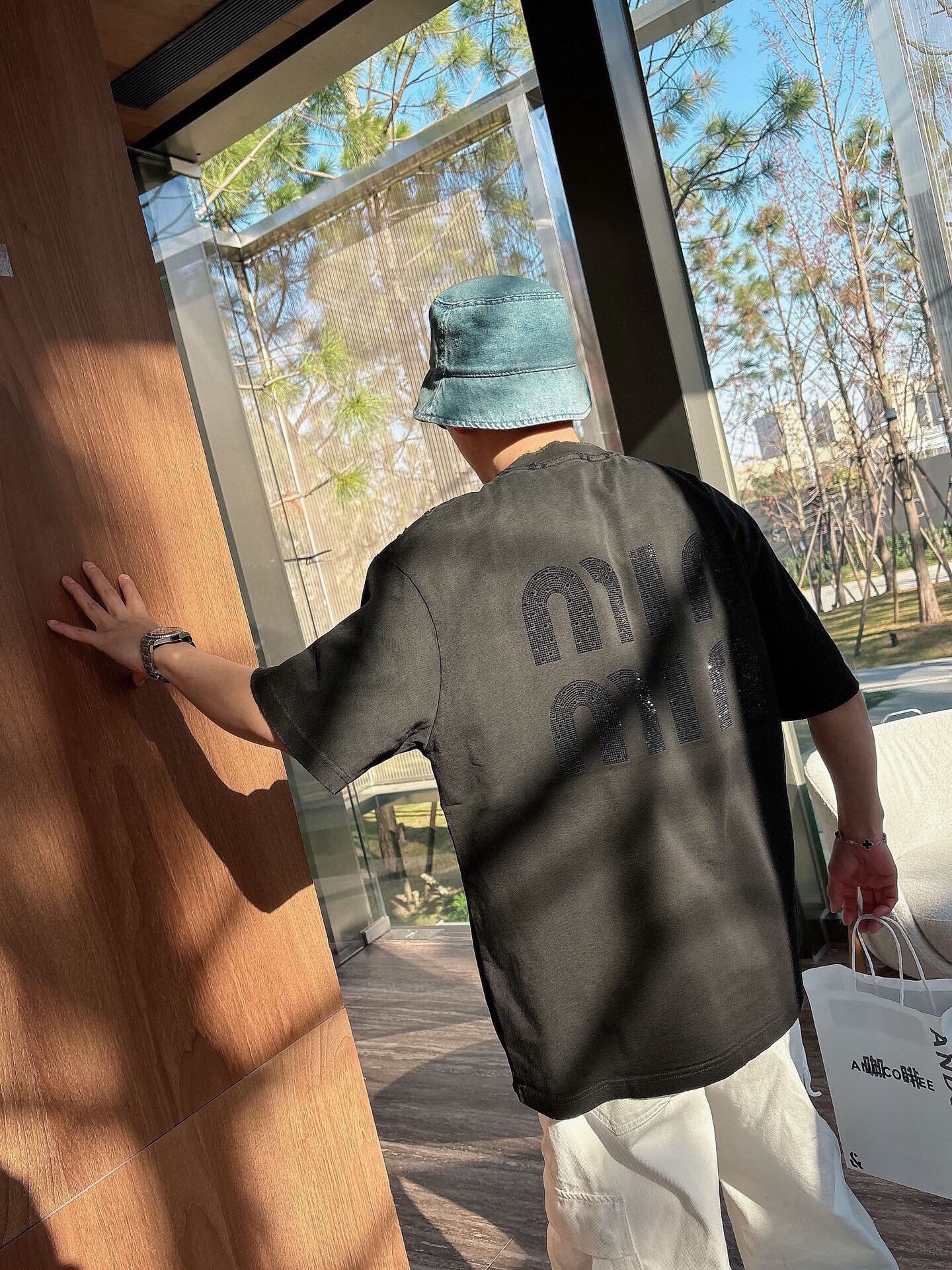 LuxluxHouse Best Quality Clothes Miu Miu T-shirt