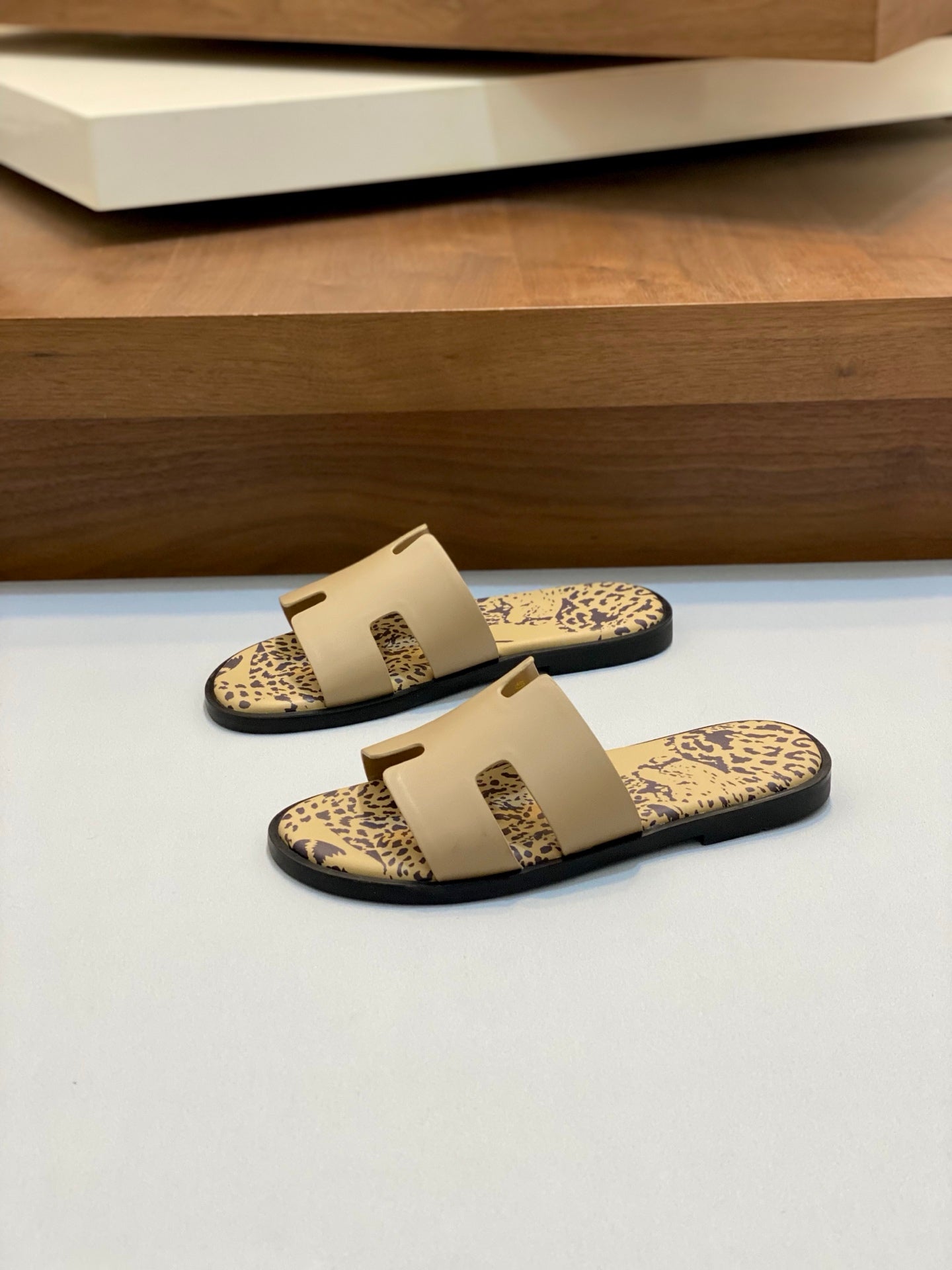 LuxluxHouse Best Quality Sandals Hermes