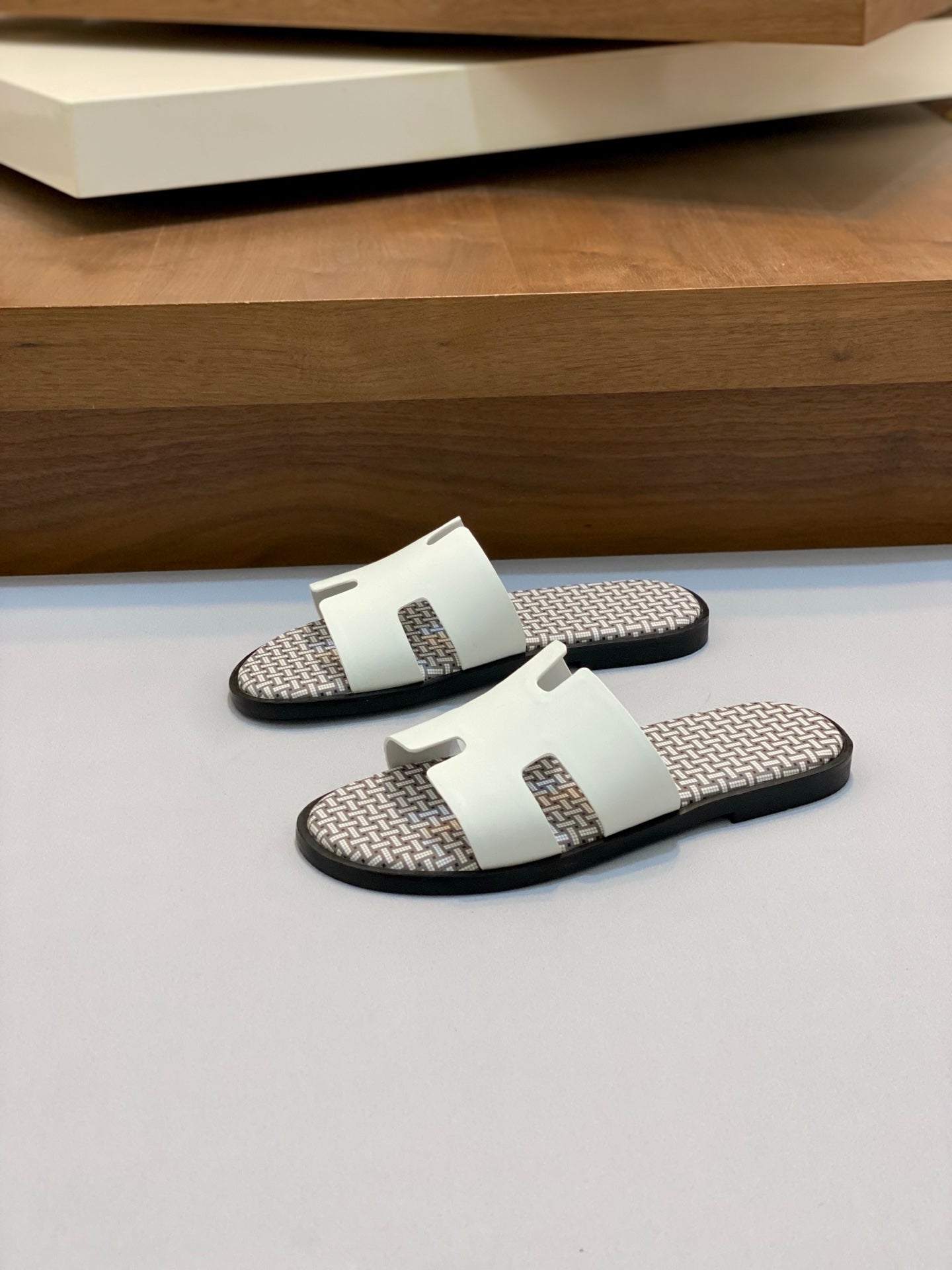 LuxluxHouse Best Quality Sandals Hermes