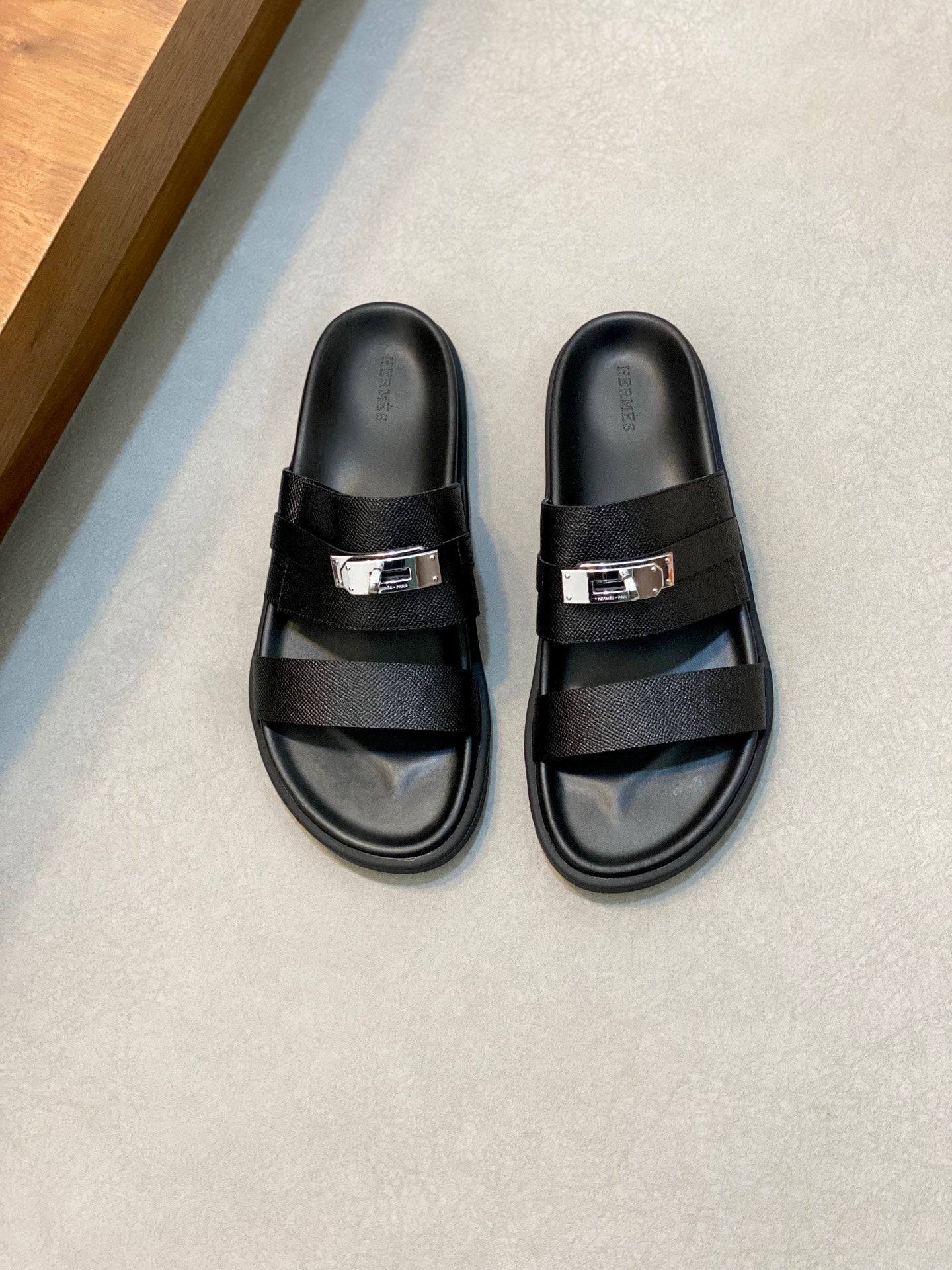 LuxluxHouse Best Quality Sandals Hermes