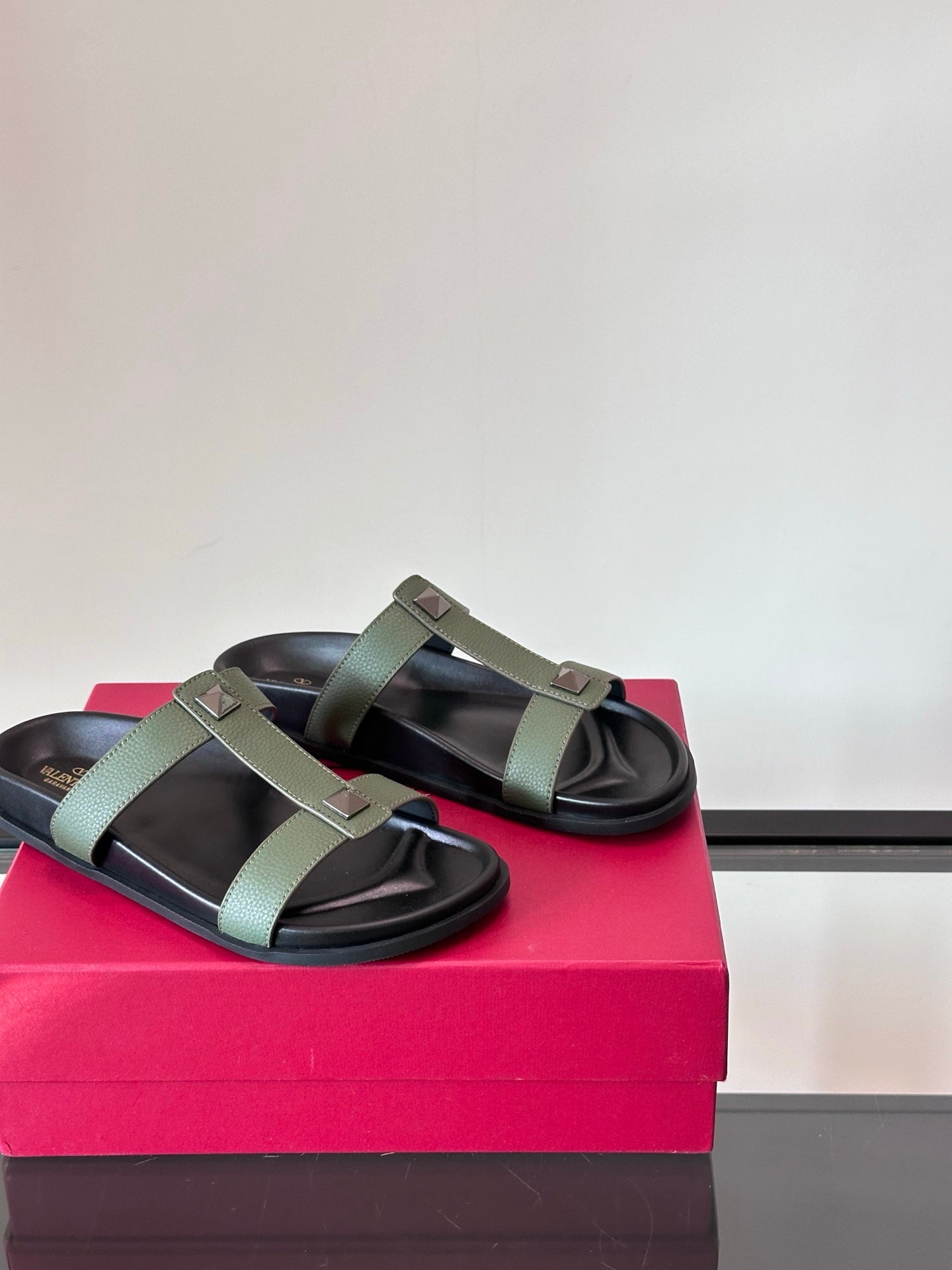 LuxluxHouse Best Quality Sandals Valentino