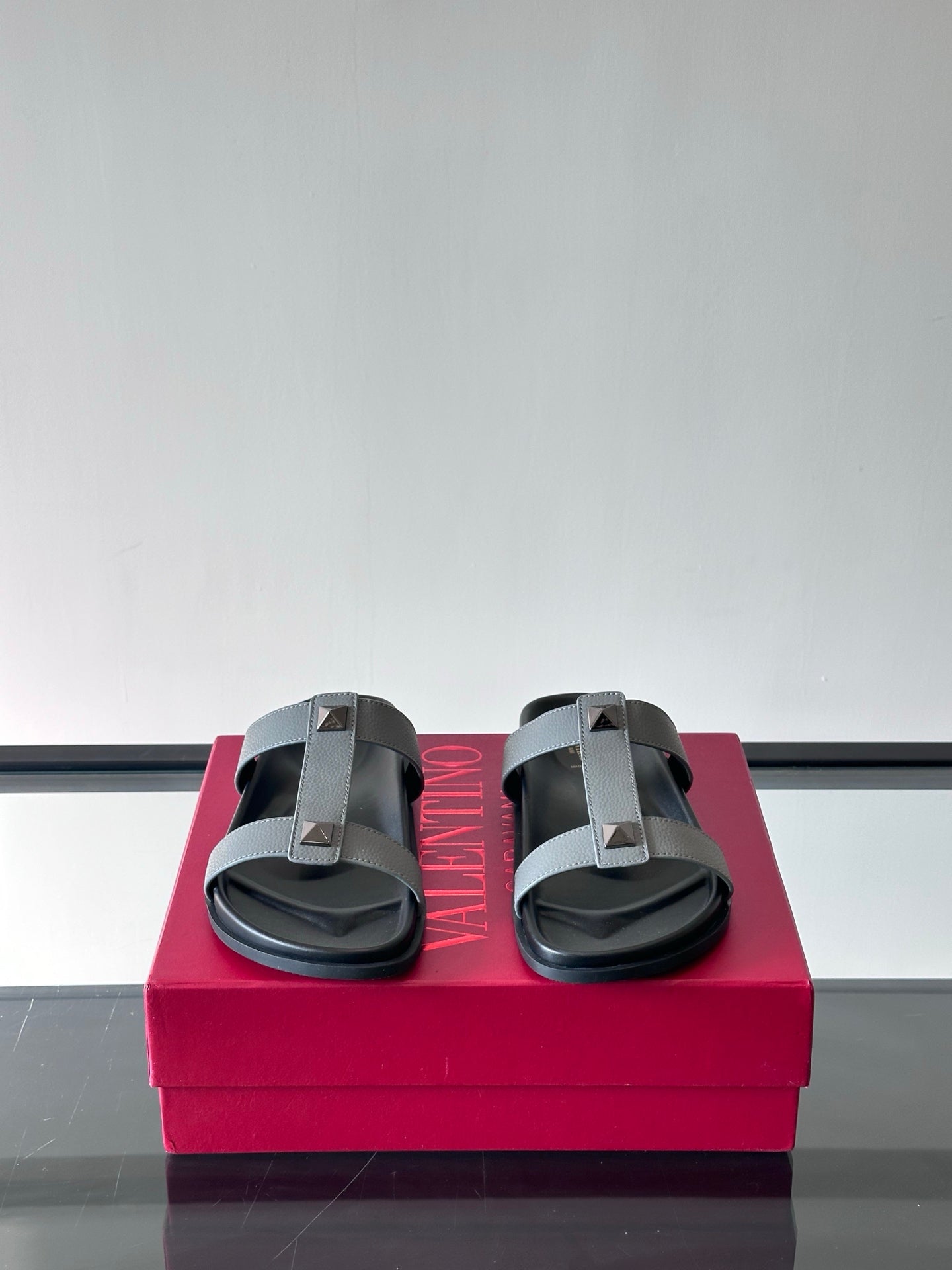 LuxluxHouse Best Quality Sandals Valentino