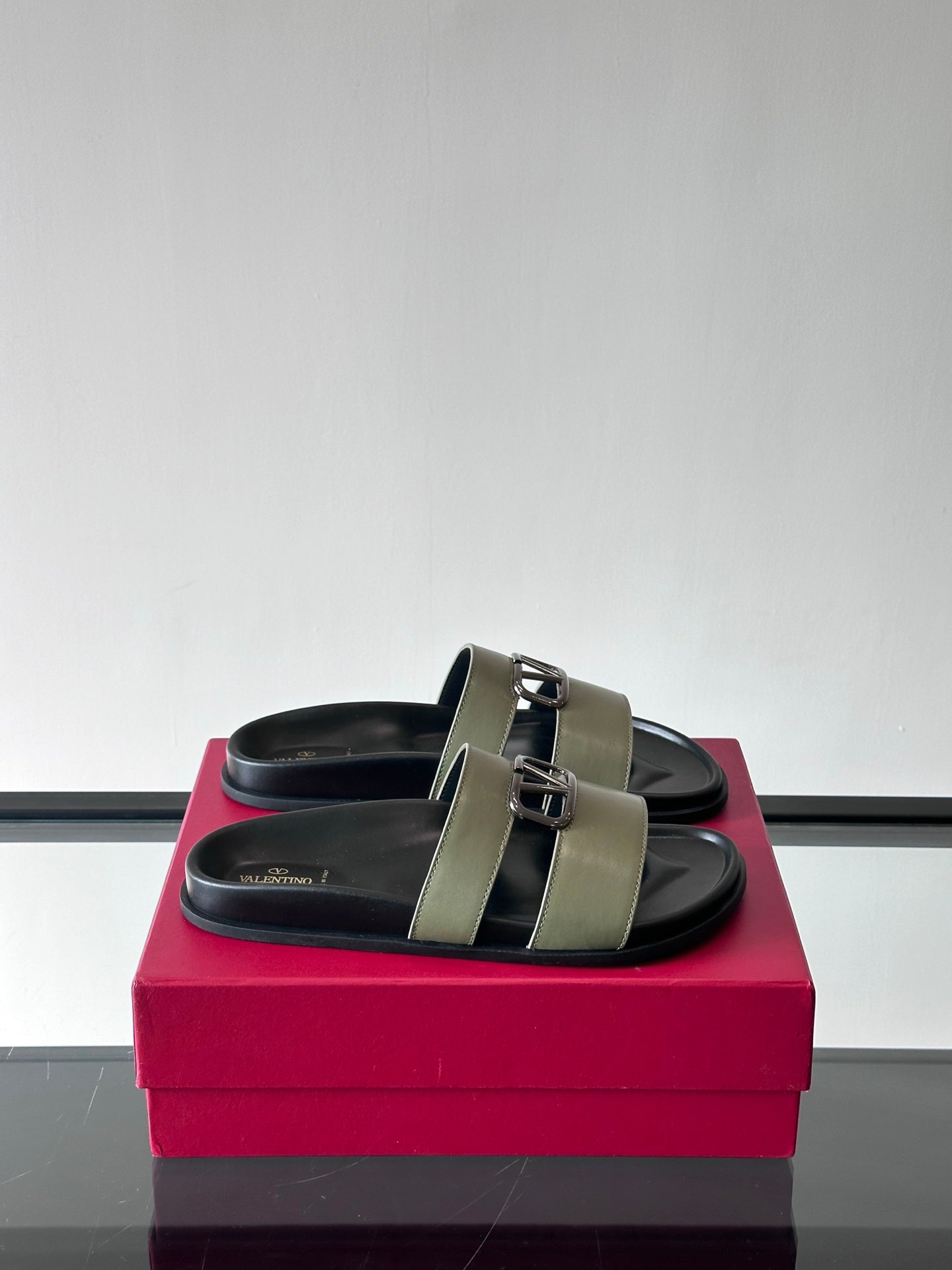 LuxluxHouse Best Quality Sandals Valentino