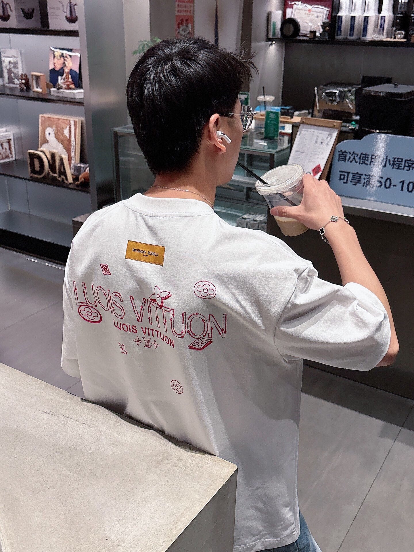 LuxluxHouse Best Quality Clothes T-shirt Louis Vuitton