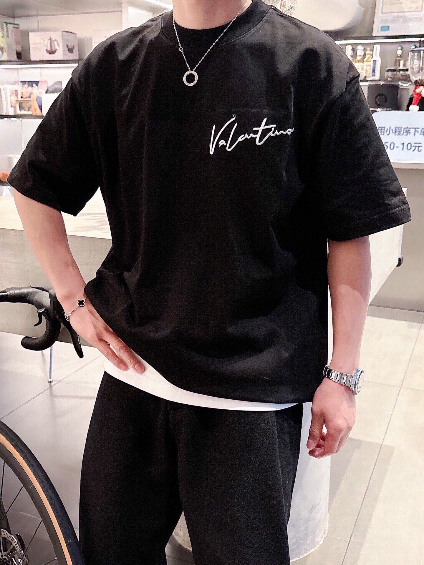 LuxluxHouse Best Quality Clothes Valentino T-shirt