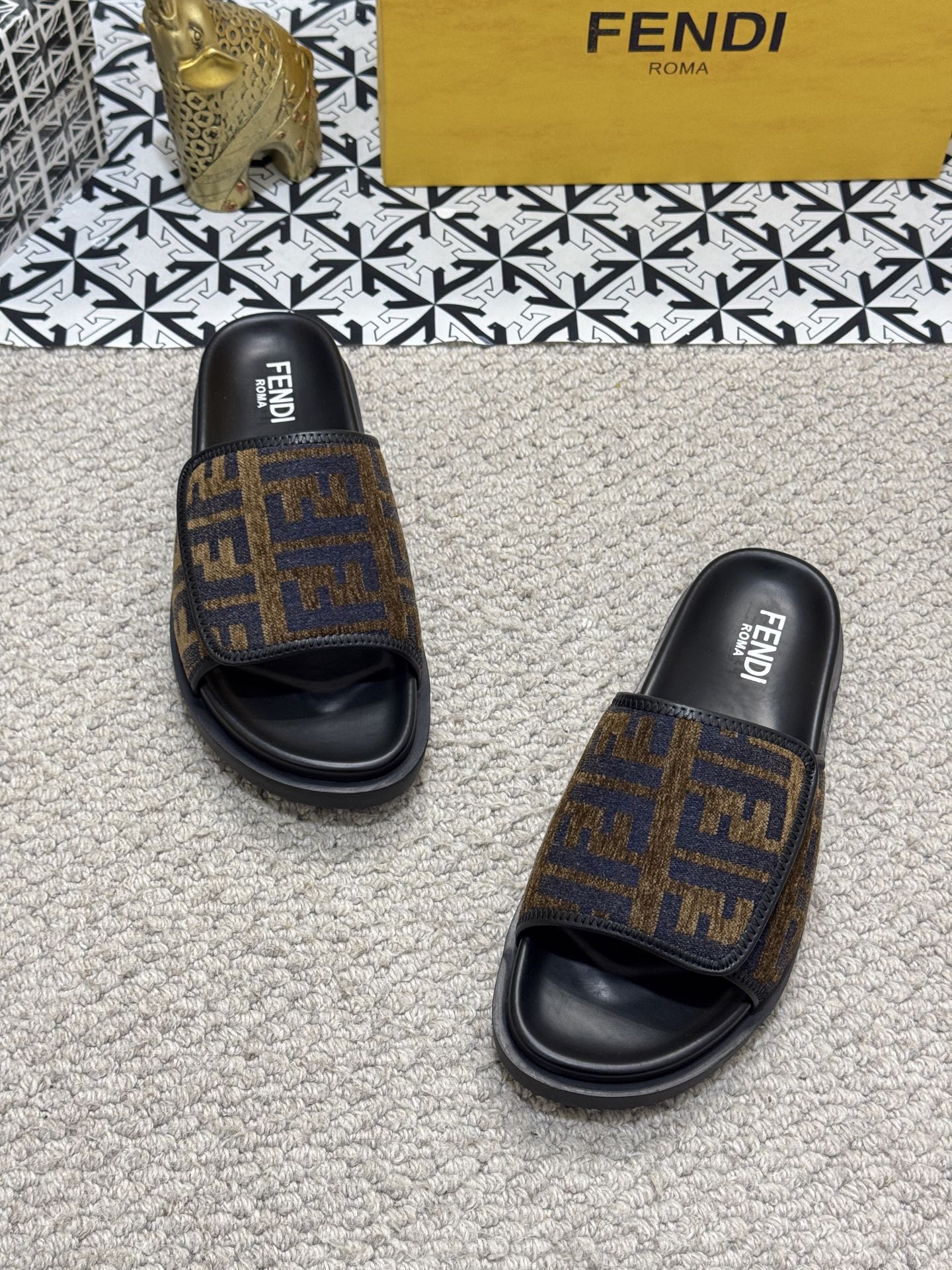 LuxluxHouse Best Quality Sandals Fendi