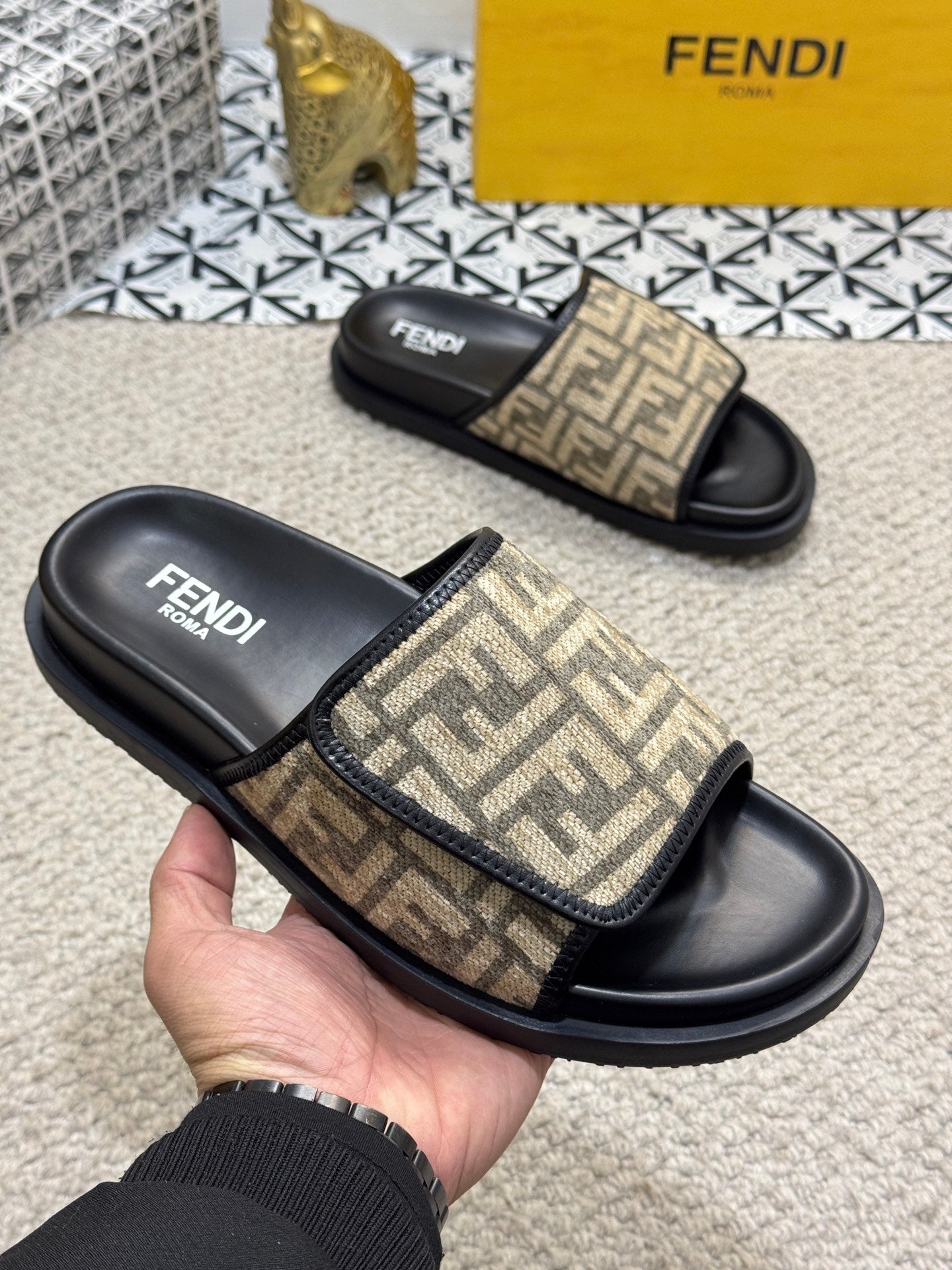 LuxluxHouse Best Quality Sandals Fendi