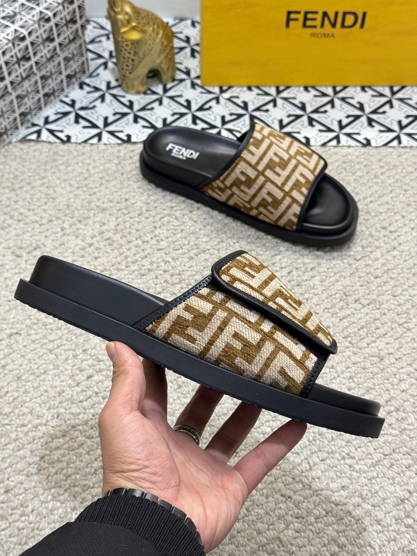 LuxluxHouse Best Quality Sandals Fendi