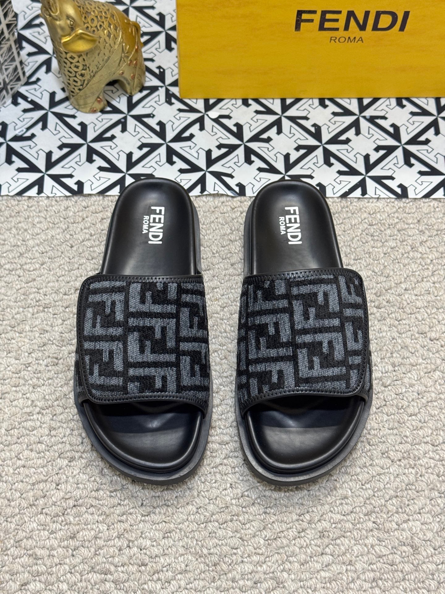 LuxluxHouse Best Quality Sandals Fendi