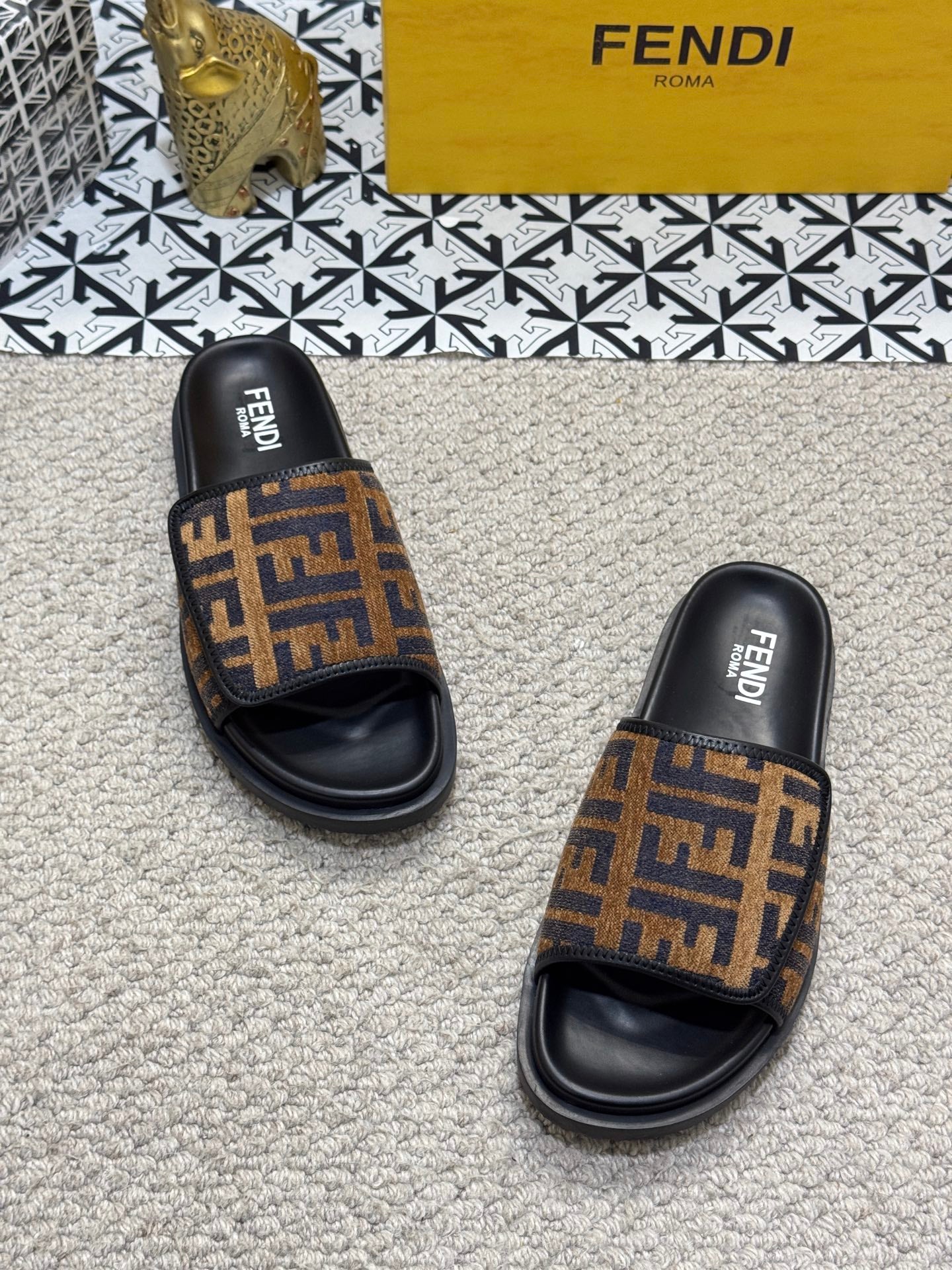 LuxluxHouse Best Quality Sandals Fendi