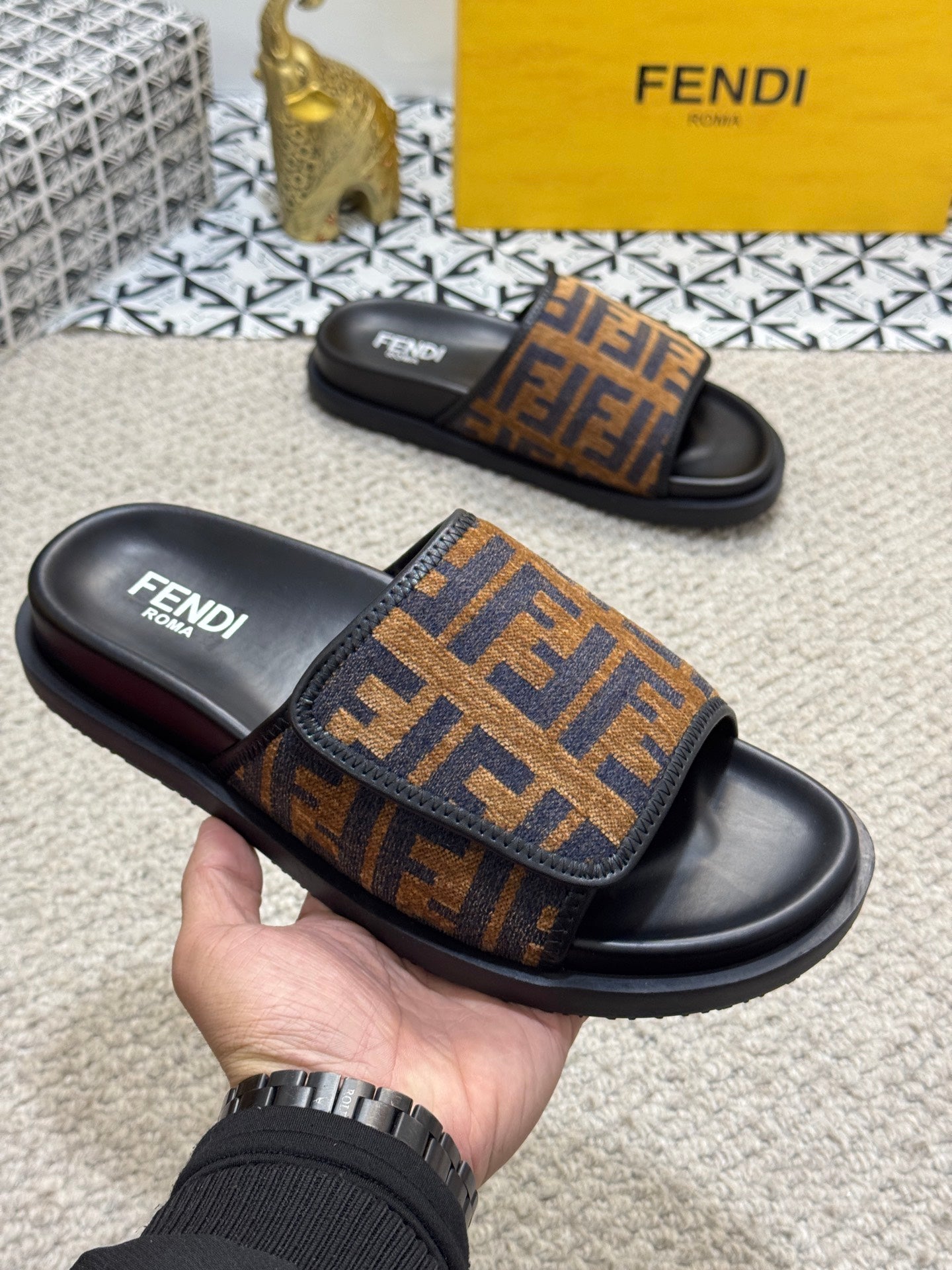 LuxluxHouse Best Quality Sandals Fendi