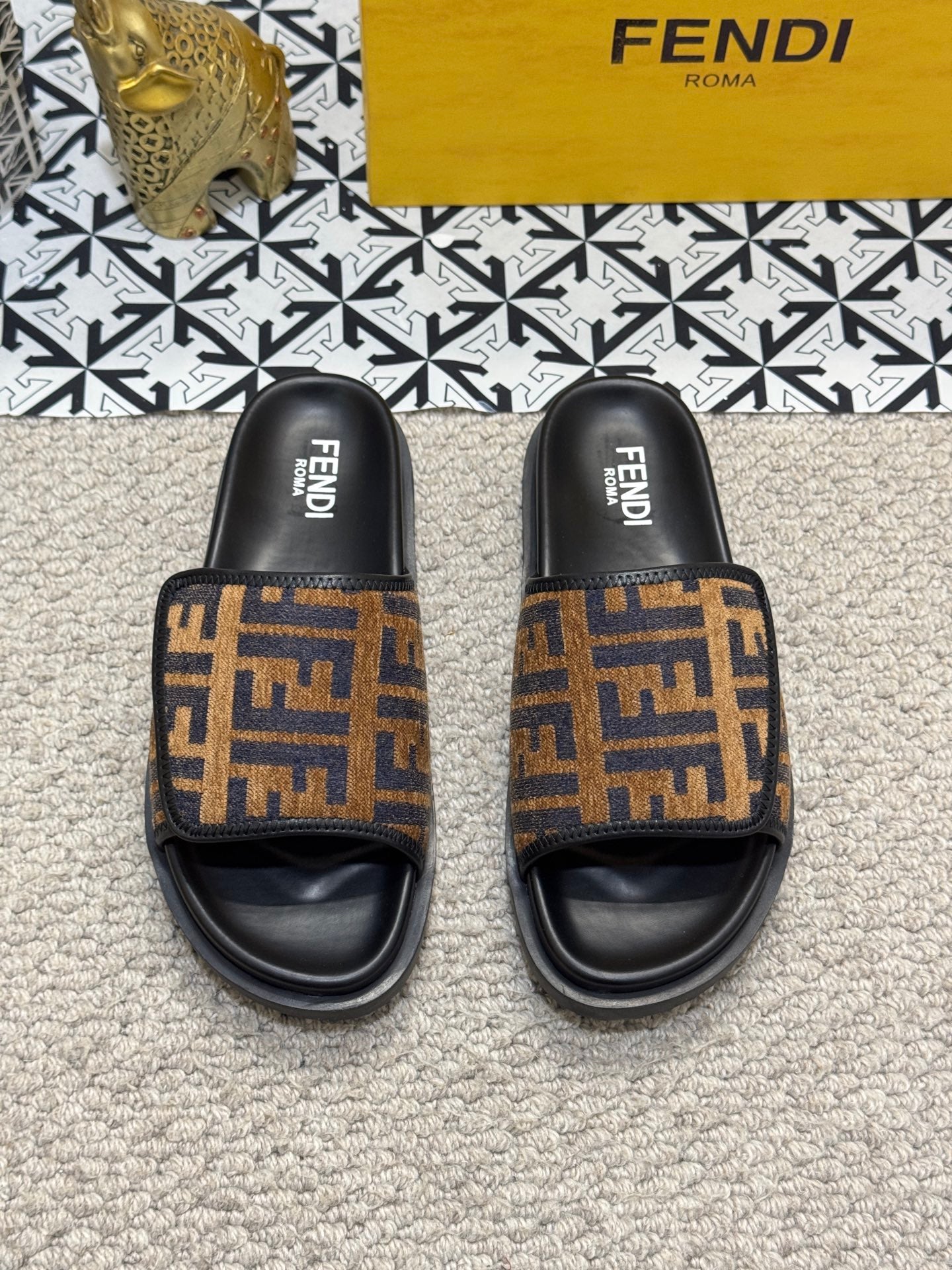 LuxluxHouse Best Quality Sandals Fendi
