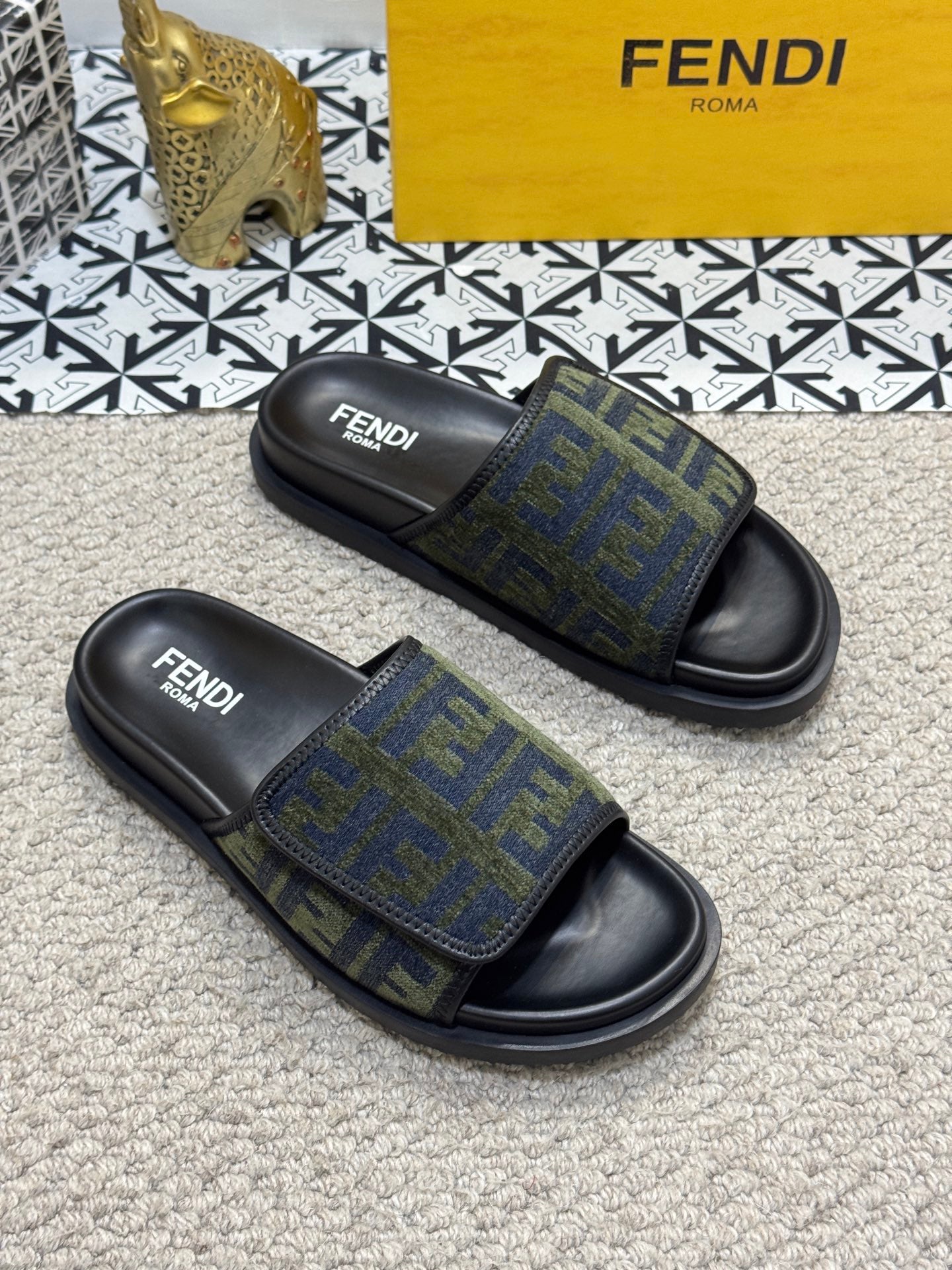 LuxluxHouse Best Quality Sandals Fendi