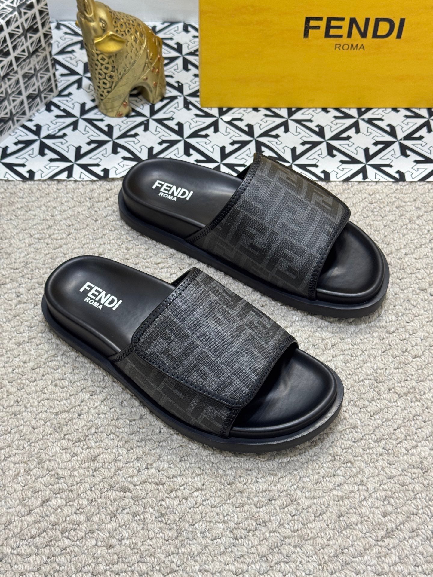 LuxluxHouse Best Quality Sandals Fendi