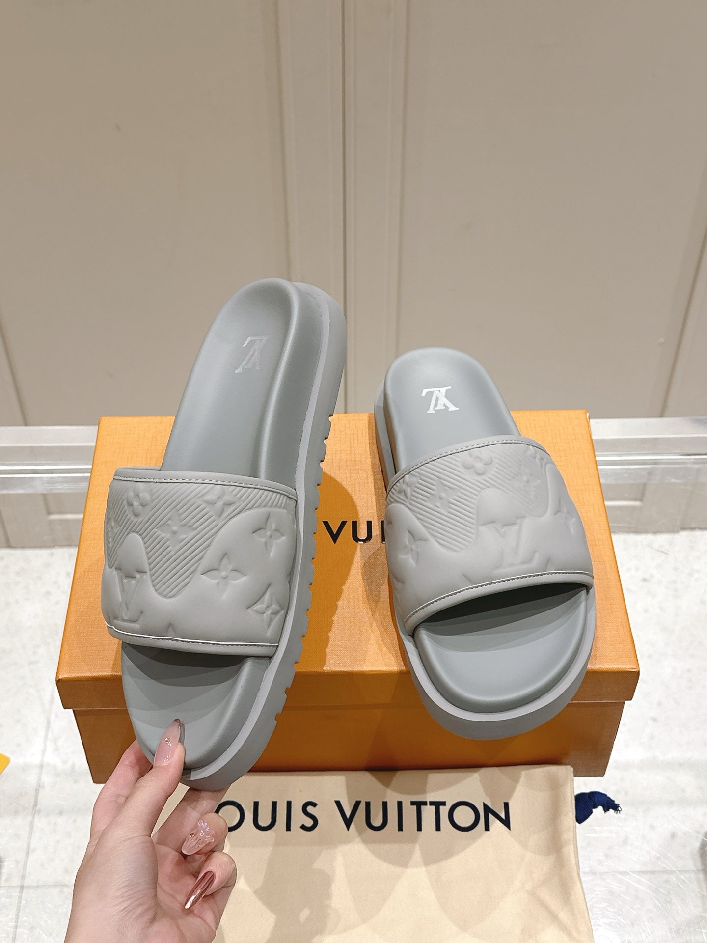 LuxluxHouse Best Quality Women Shoes Hermes