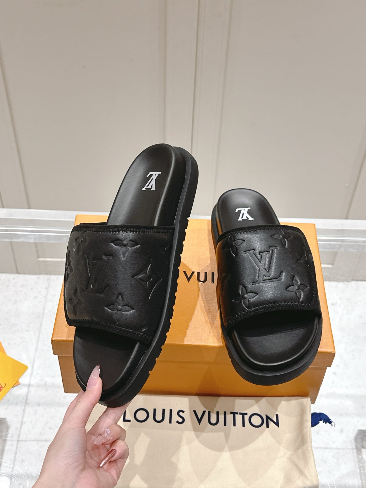 LuxluxHouse Best Quality Women Shoes Hermes