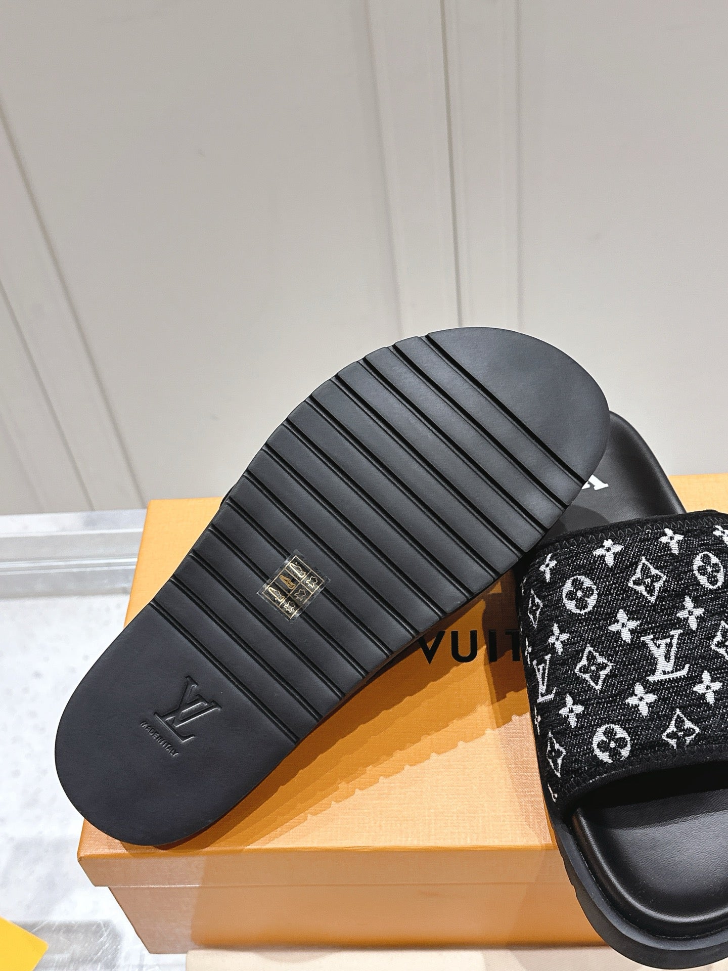 LuxluxHouse Best Quality Women Shoes Hermes