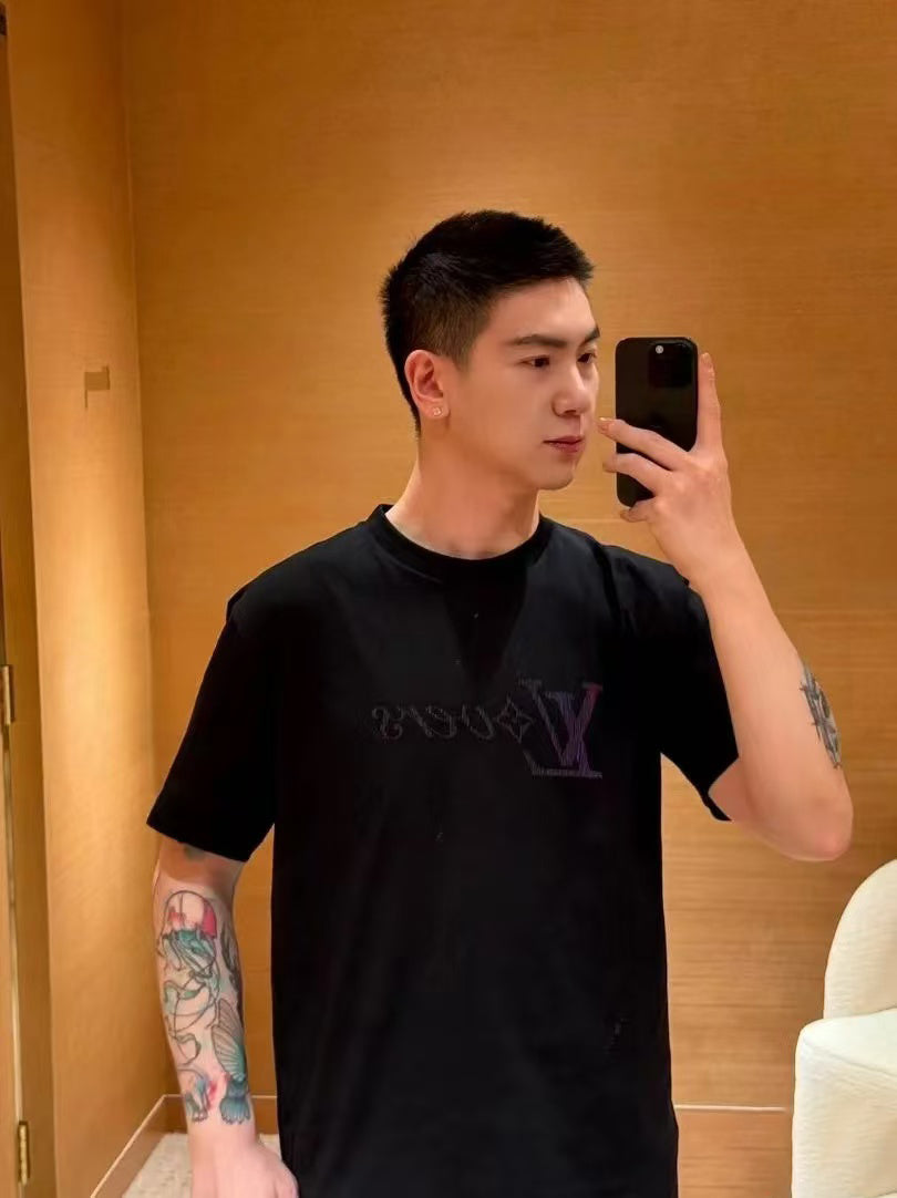 LuxluxHouse Best Quality Clothes T-shirt Louis Vuitton