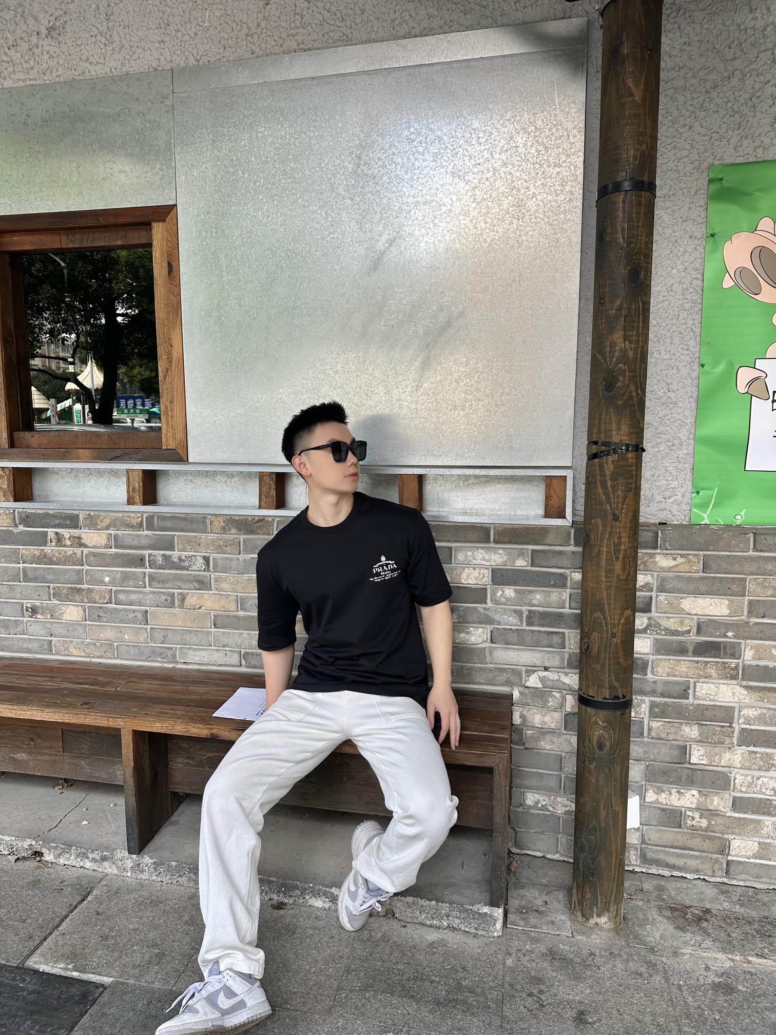 LuxluxHouse Best Quality Clothes T-shirt Prada