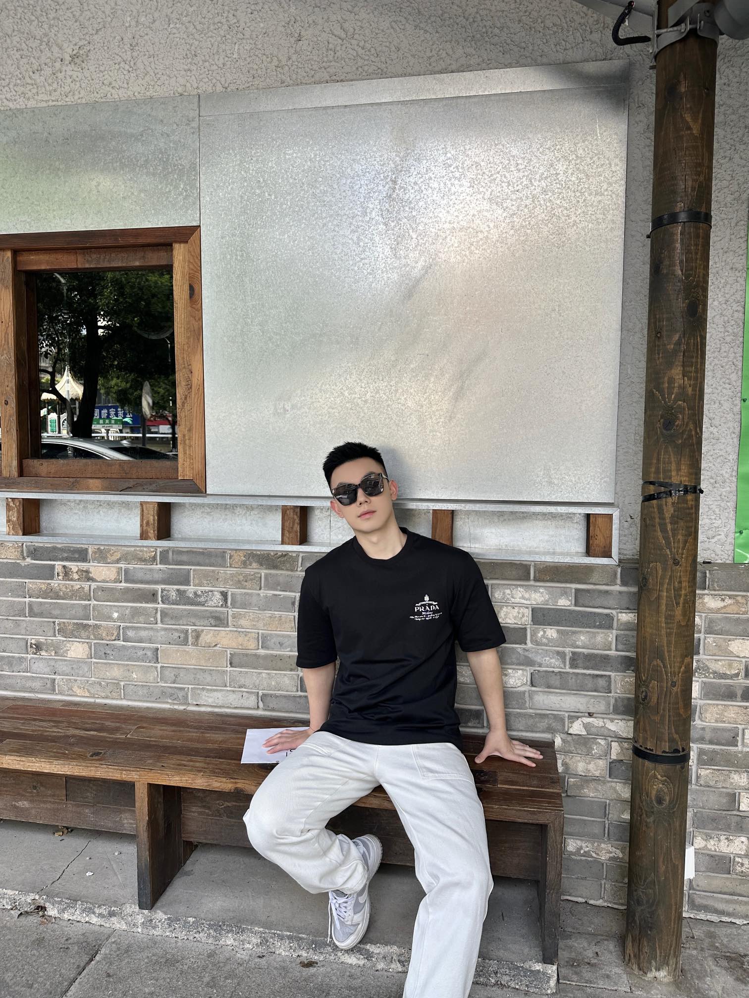 LuxluxHouse Best Quality Clothes T-shirt Prada