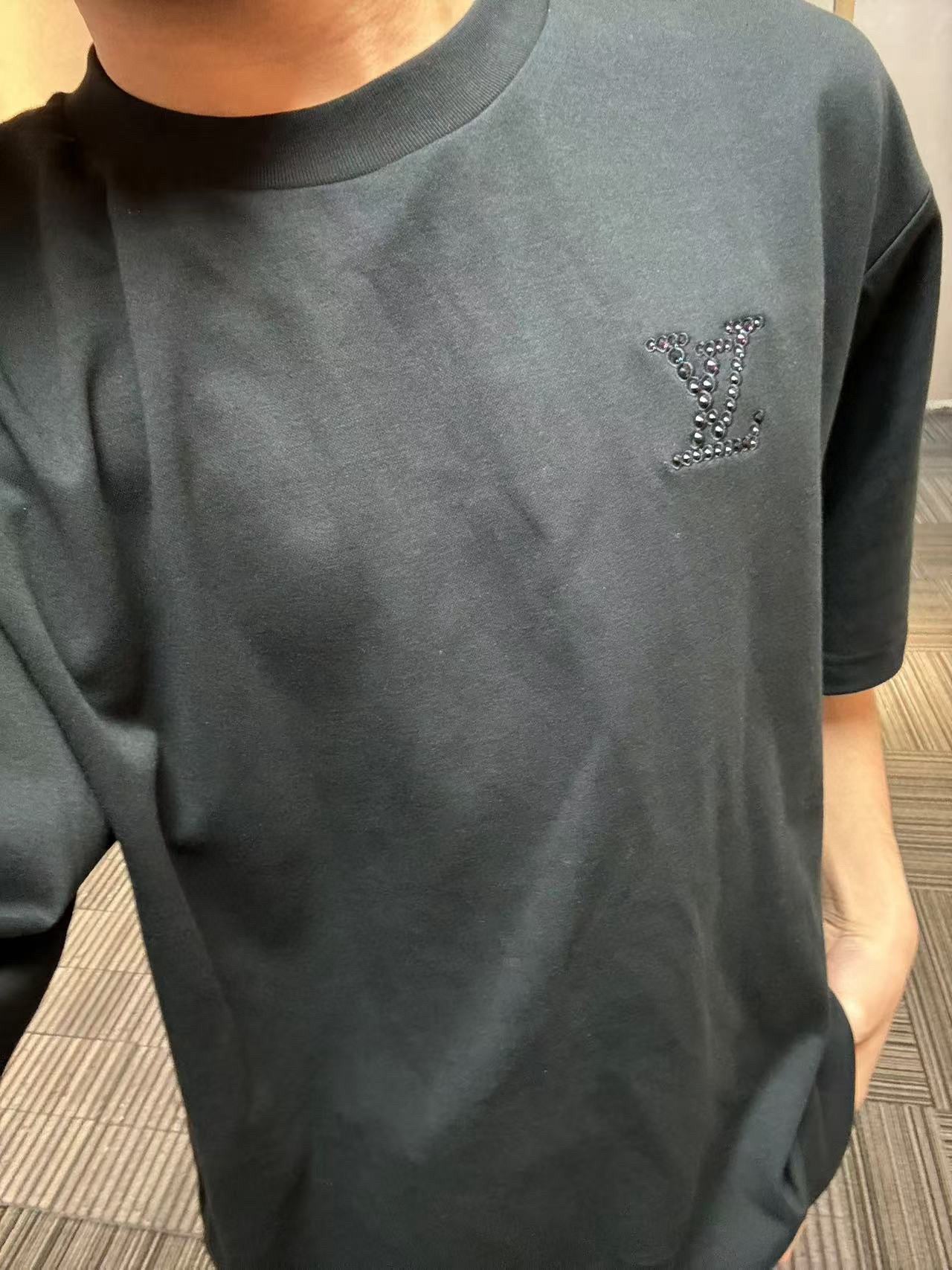 LuxluxHouse Best Quality Clothes T-shirt Louis Vuitton