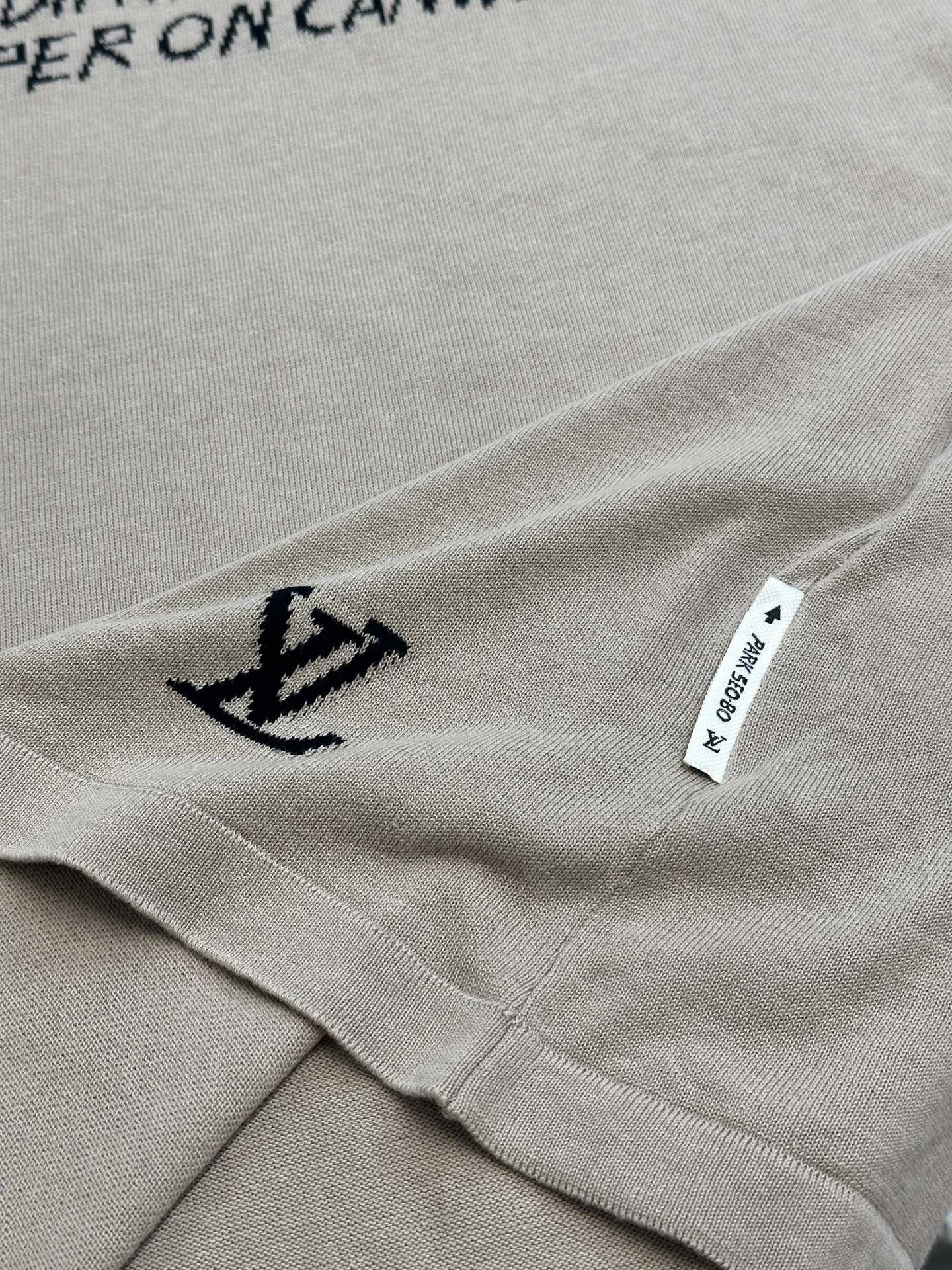 LuxluxHouse Best Quality Clothes T-shirt Louis Vuitton