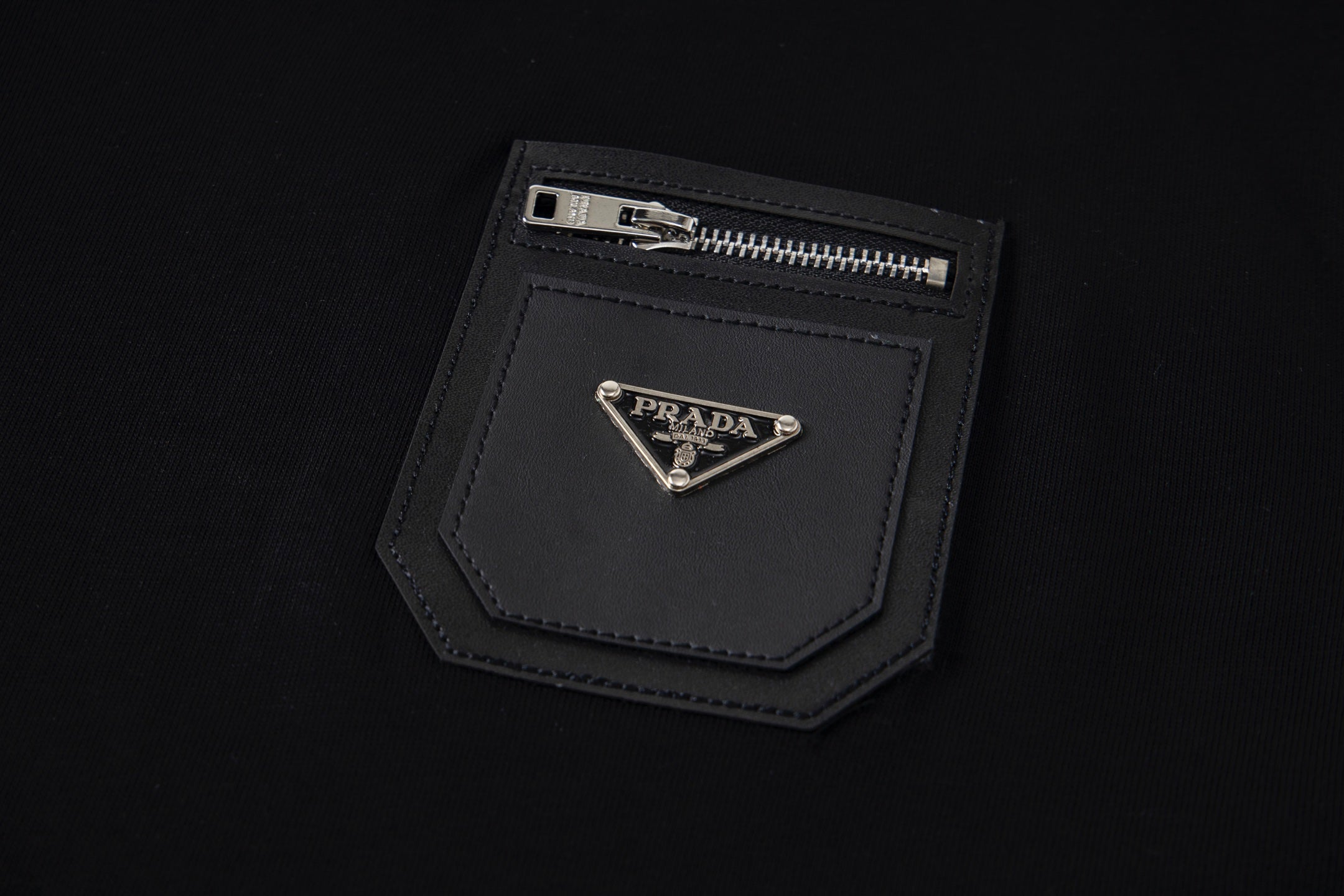 LuxluxHouse Best Quality Clothes T-shirt Prada