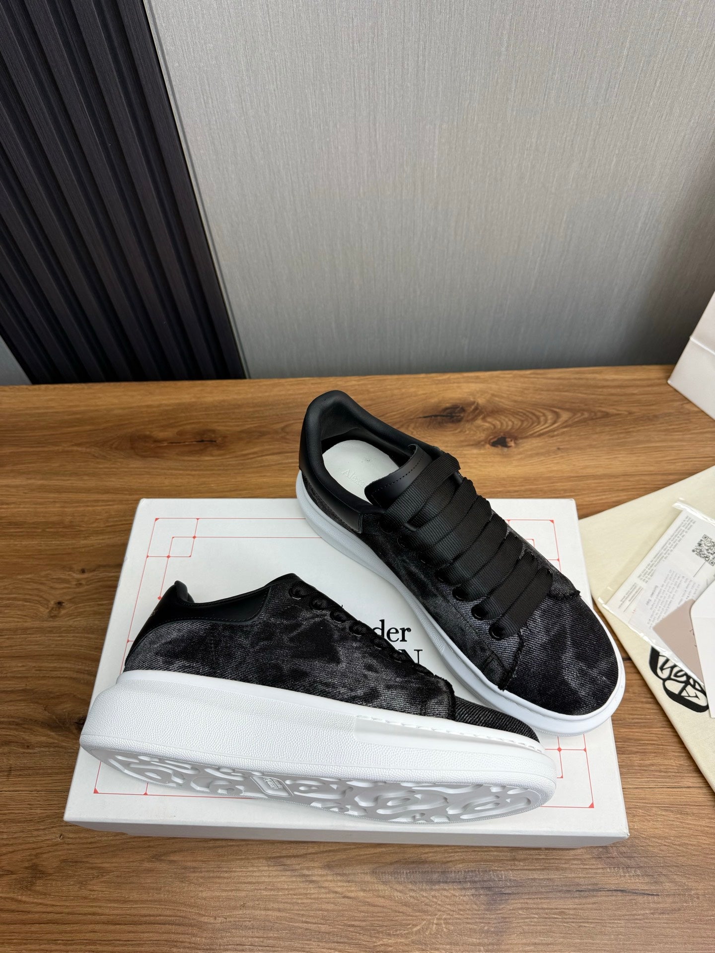 LuxluxHouse Best Quality Shoes Alexander McQueen