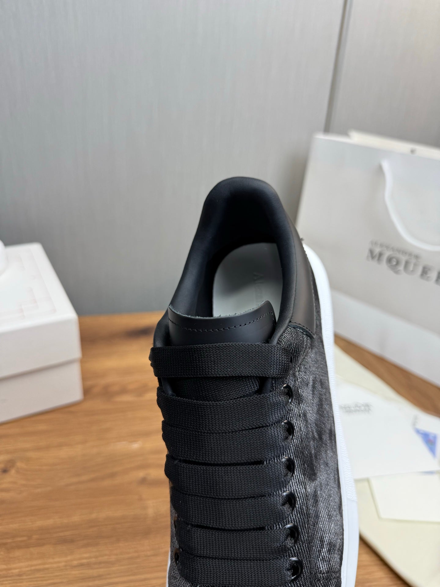 LuxluxHouse Best Quality Shoes Alexander McQueen