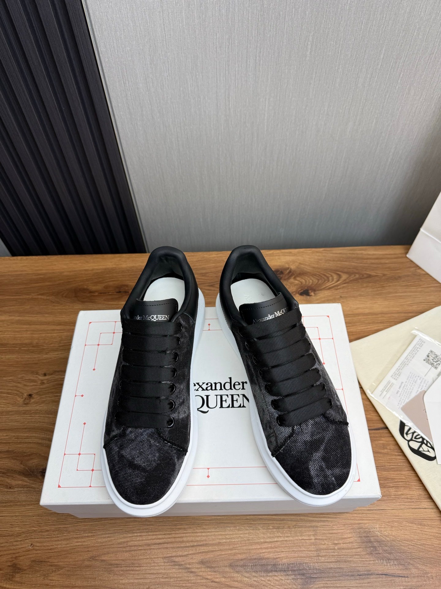 LuxluxHouse Best Quality Shoes Alexander McQueen