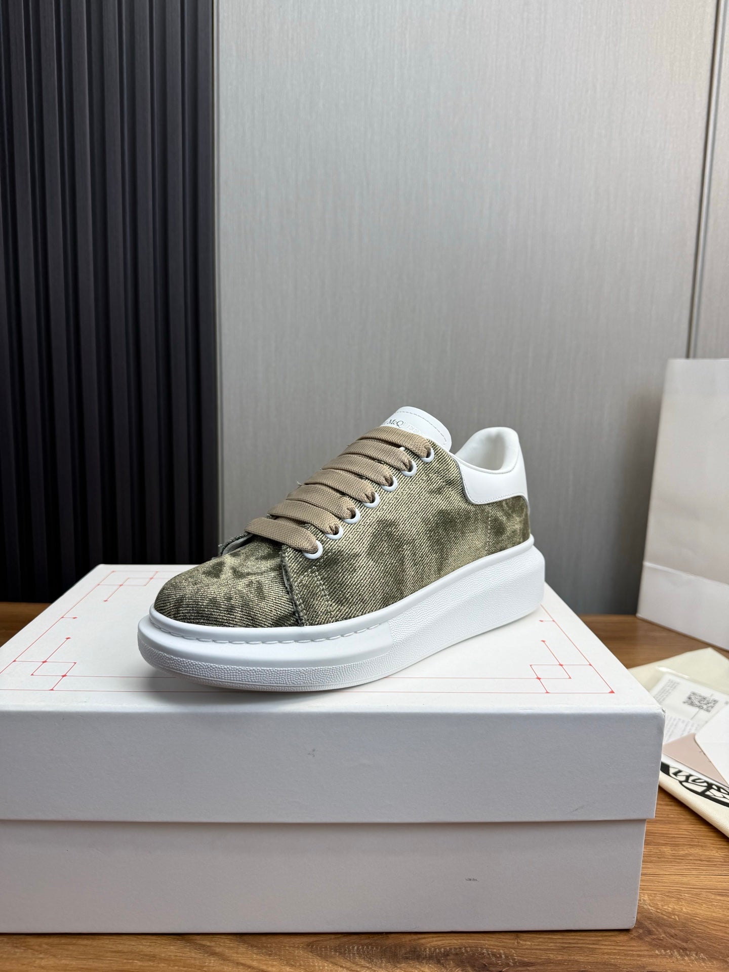 LuxluxHouse Best Quality Shoes Alexander McQueen