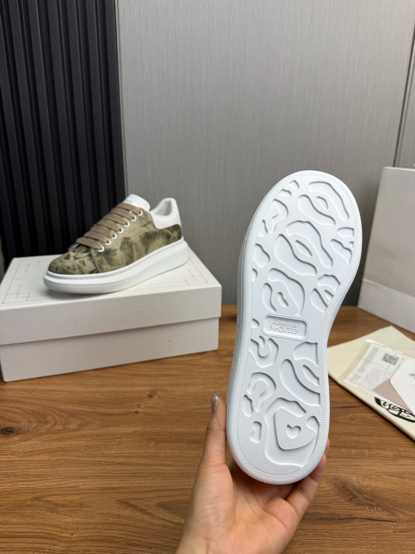 LuxluxHouse Best Quality Shoes Alexander McQueen