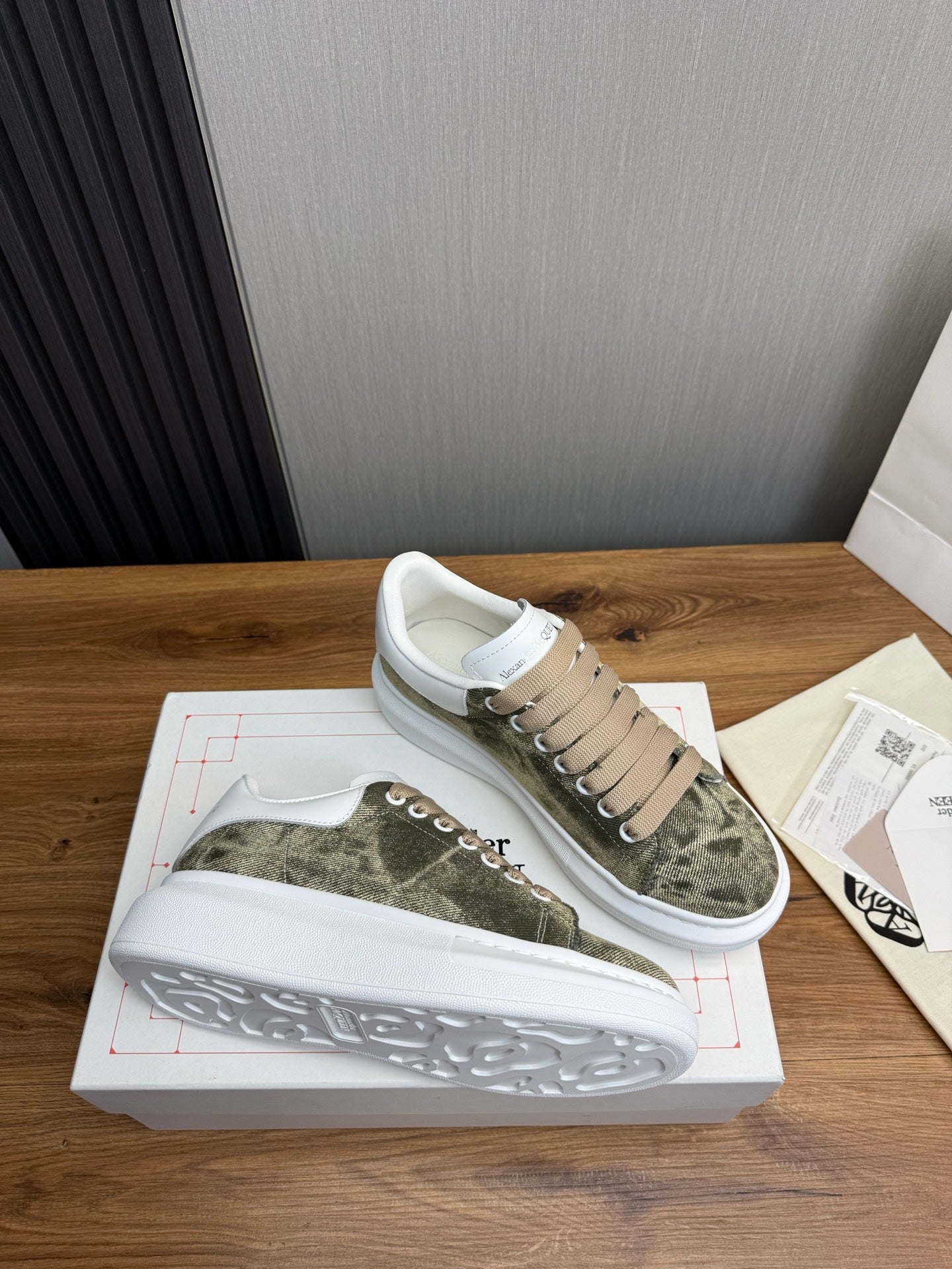 LuxluxHouse Best Quality Shoes Alexander McQueen