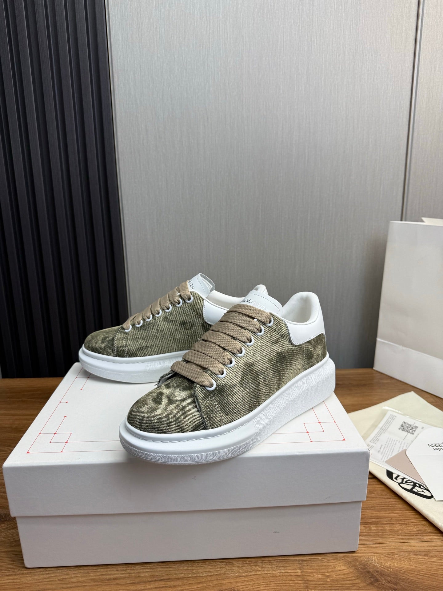 LuxluxHouse Best Quality Shoes Alexander McQueen